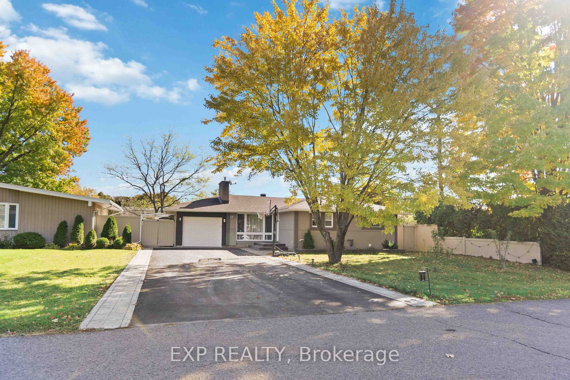 Photo 4 of 29 Laurentide Road, Ottawa, Arbeatha Park — HOMEH