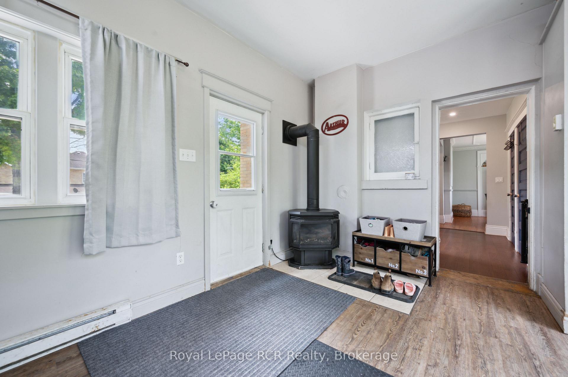Photo 23 of 308 Fergus, Wellington North, Mount Forest — HOMEH