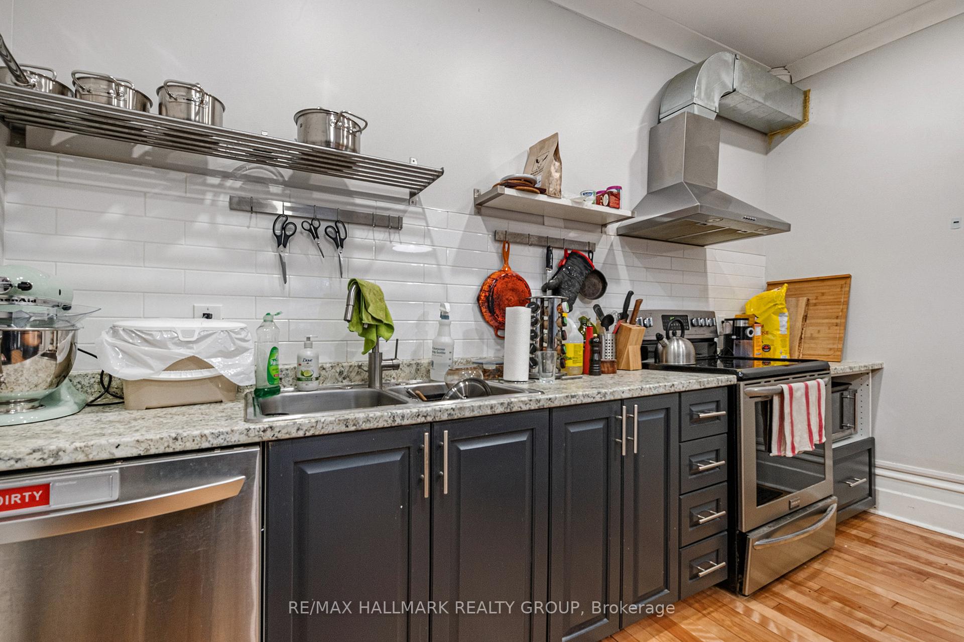 Photo 6 of 12 Spadina Avenue, Ottawa, Hintonburg — HOMEH