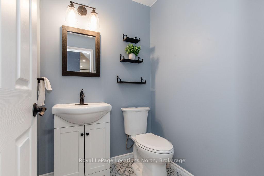 Photo 20 of 44 Stroud Crescent, Wasaga Beach — HOMEH