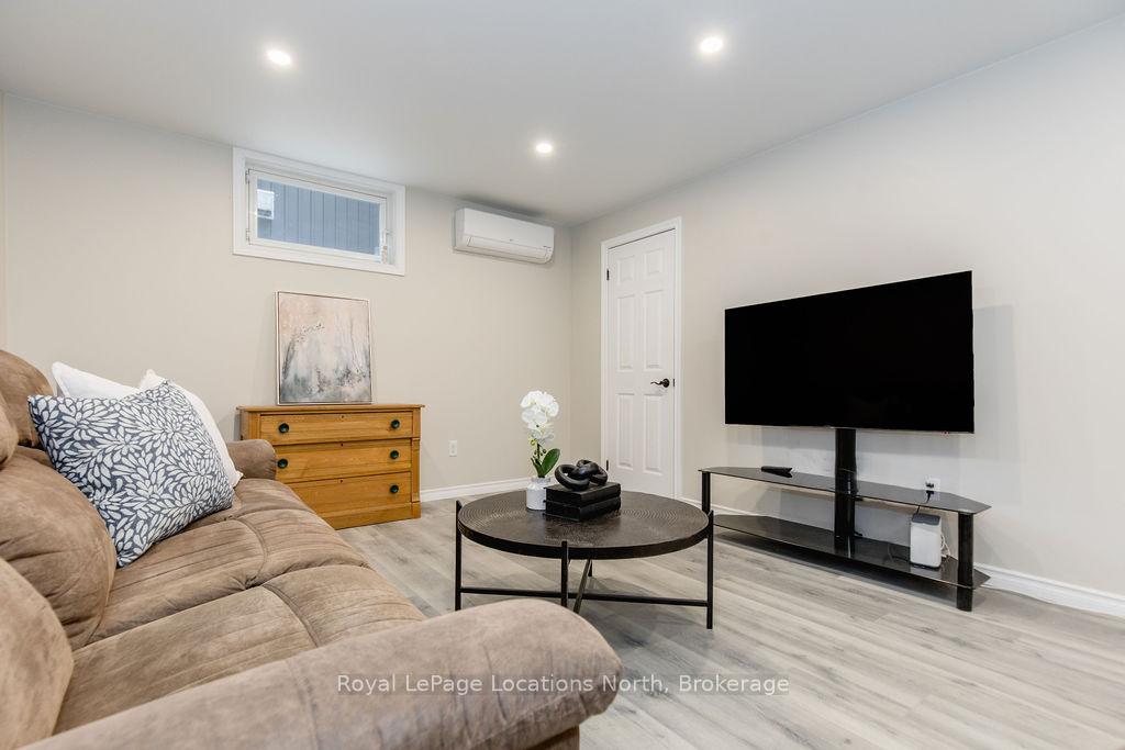 Photo 25 of 44 Stroud Crescent, Wasaga Beach — HOMEH