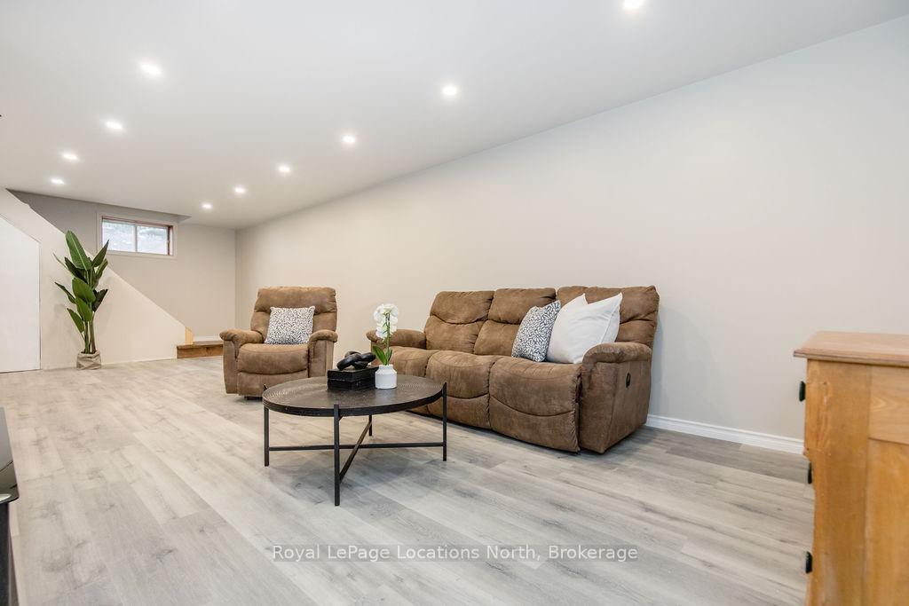 Photo 26 of 44 Stroud Crescent, Wasaga Beach — HOMEH
