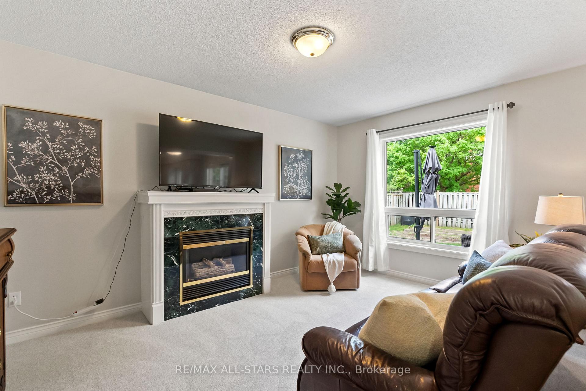 Photo 14 of 20 Enzo Crescent, Uxbridge — HOMEH