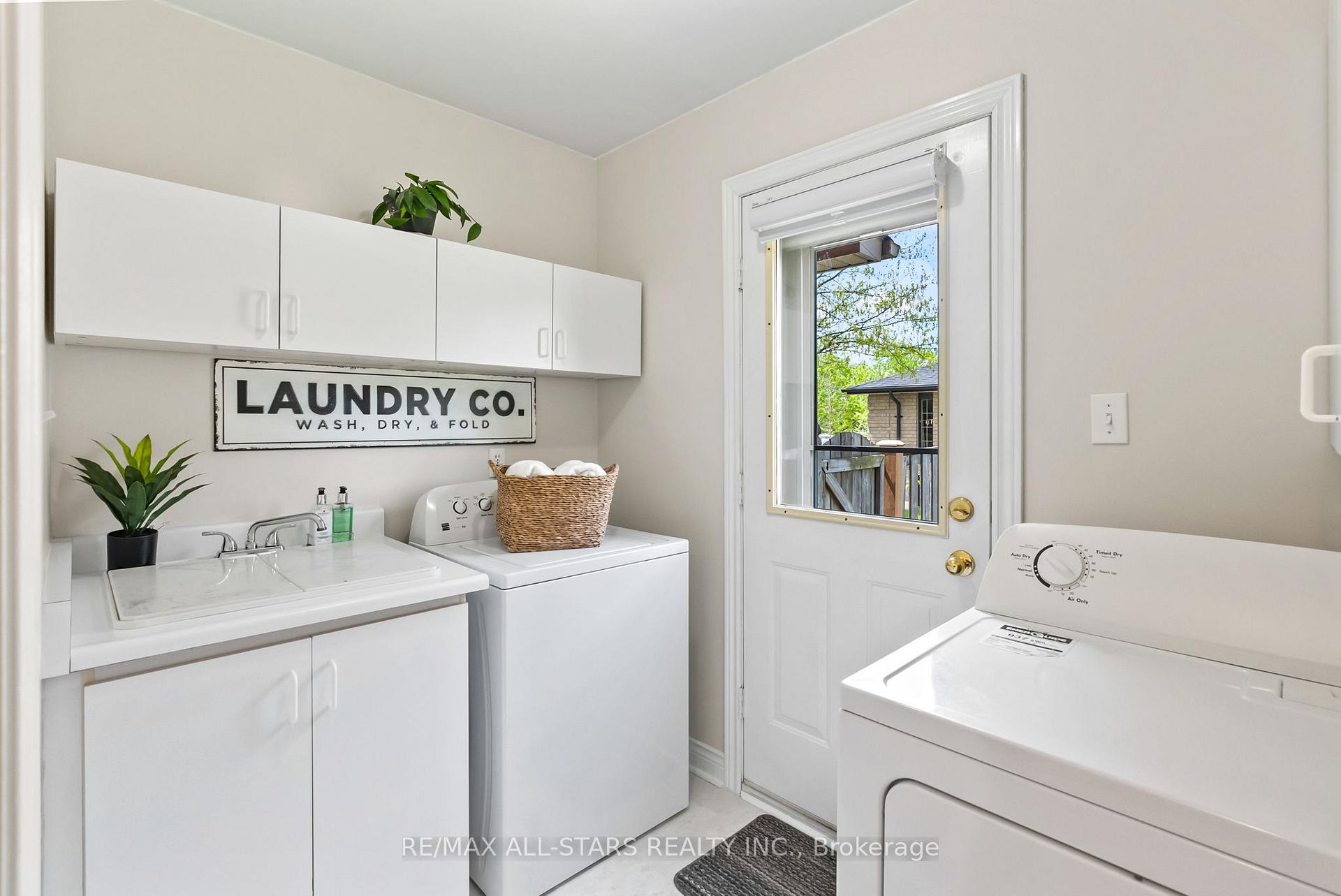 Photo 18 of 20 Enzo Crescent, Uxbridge — HOMEH