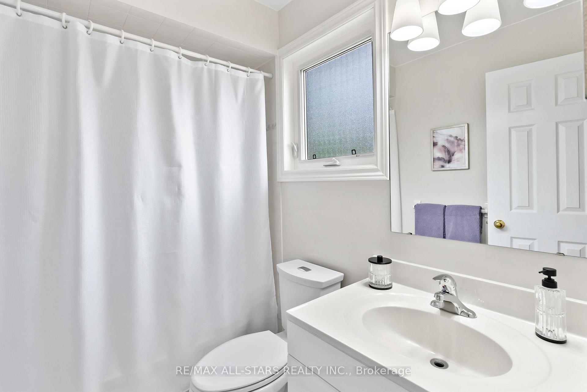 Photo 24 of 20 Enzo Crescent, Uxbridge — HOMEH