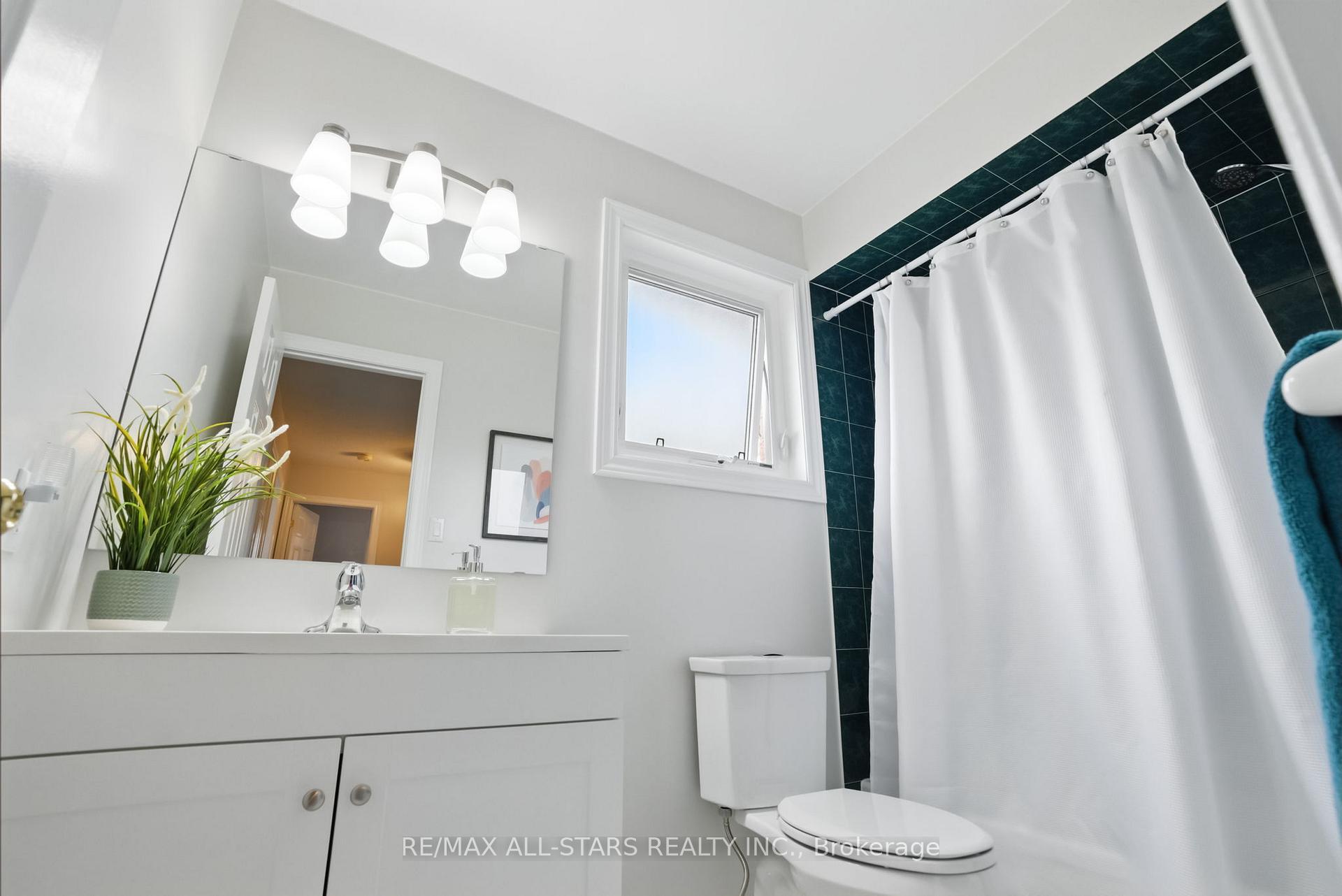 Photo 29 of 20 Enzo Crescent, Uxbridge — HOMEH