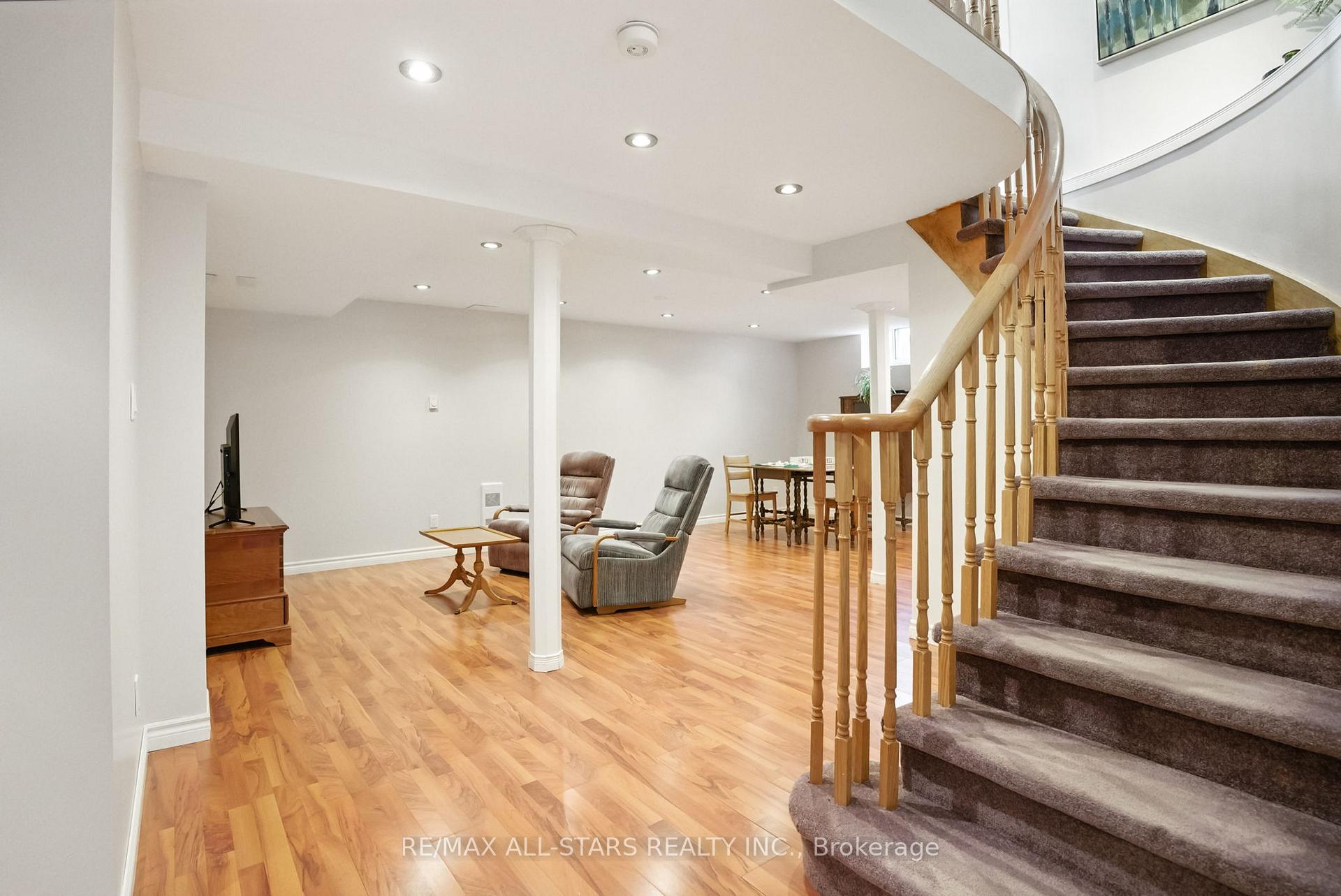 Photo 32 of 20 Enzo Crescent, Uxbridge — HOMEH