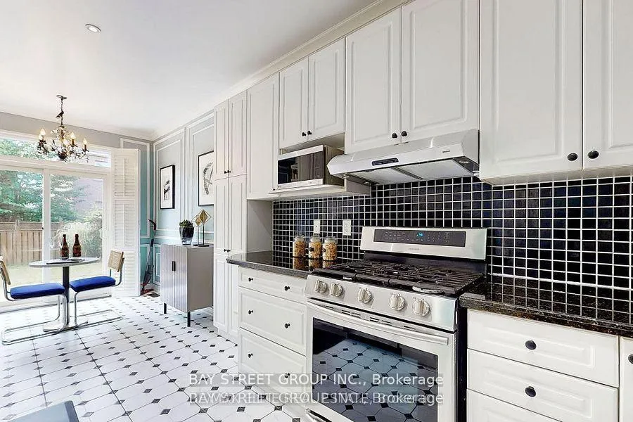 Photo 5 of 37 Whisperwood Road, Vaughan, Patterson — HOMEH