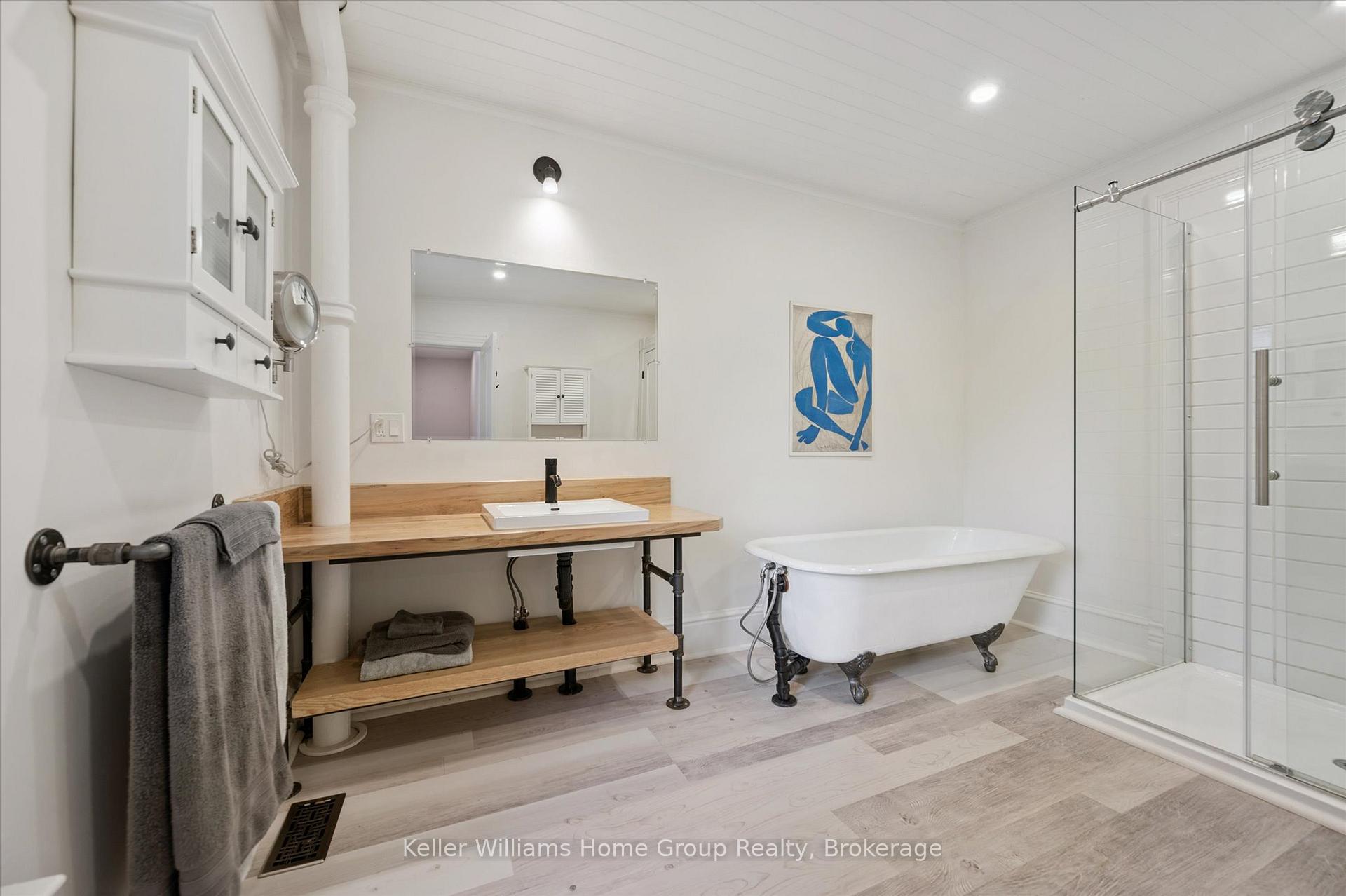Photo 33 of 460 Waterloo Street, Wellington North, Mount Forest — HOMEH