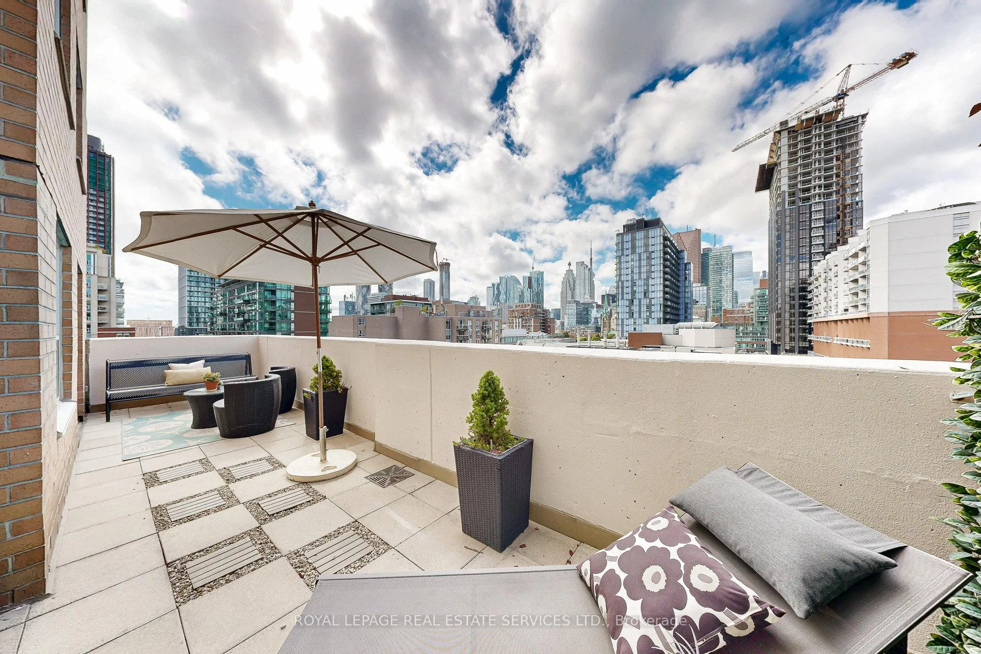 Photo 1 of Unit 1061, 313 Richmond St E, Toronto, Moss Park — HOMEH