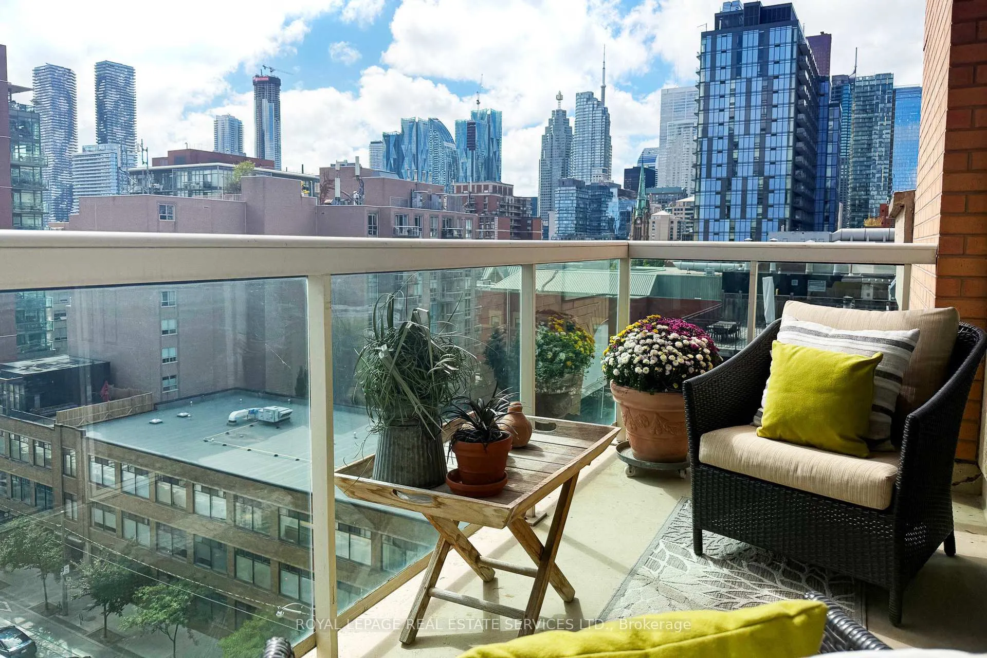 Photo 11 of Unit 1061, 313 Richmond St E, Toronto, Moss Park — HOMEH