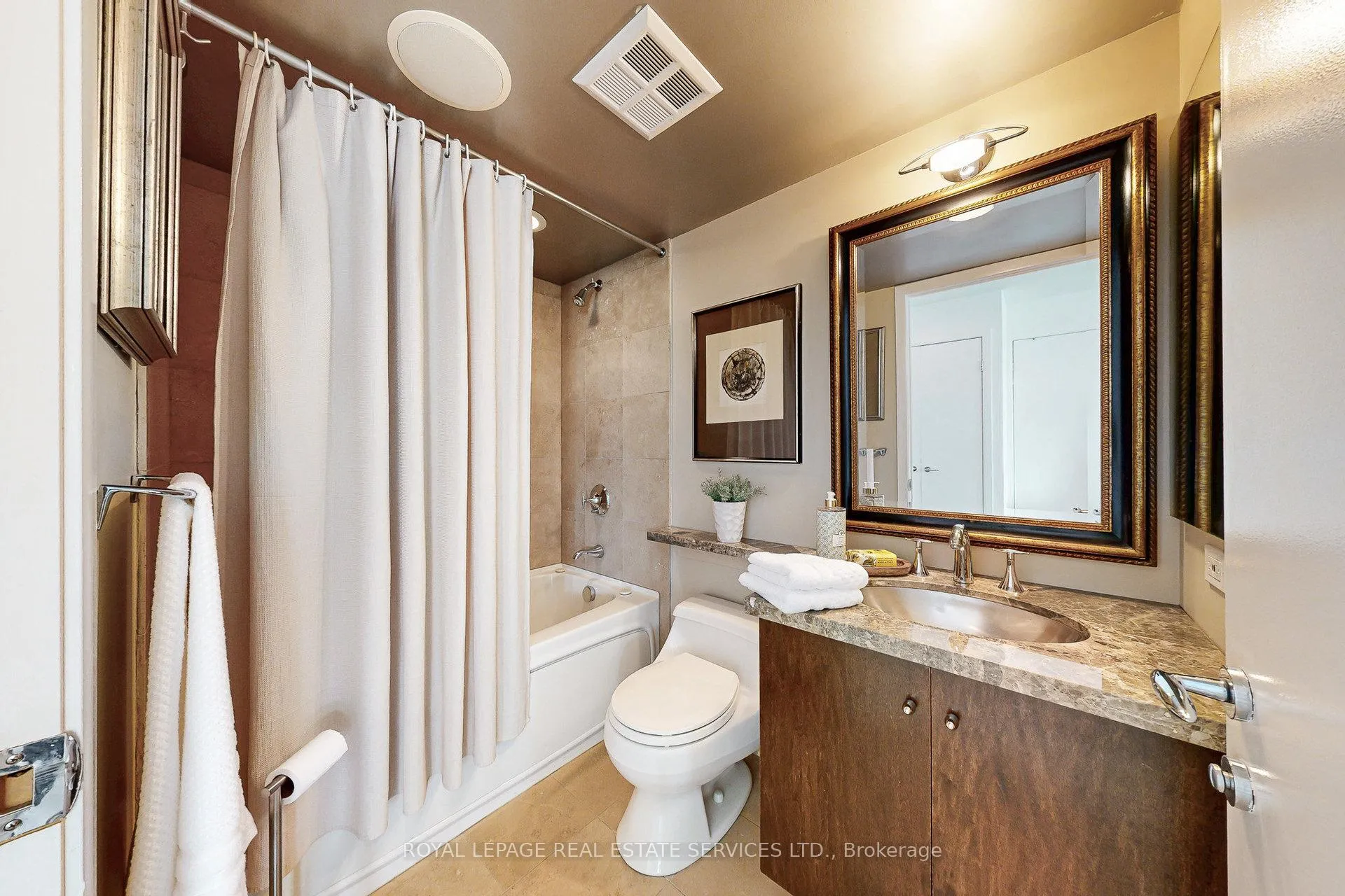 Photo 24 of Unit 1061, 313 Richmond St E, Toronto, Moss Park — HOMEH