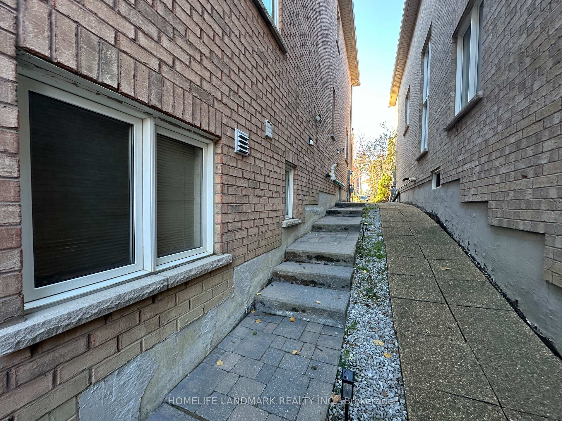 Photo 2 of Unit Lower, 84 Starwood Road, Vaughan, Patterson — HOMEH