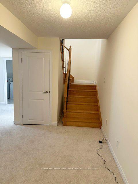 Photo 12 of 27 Bianca Crescent, Wasaga Beach — HOMEH