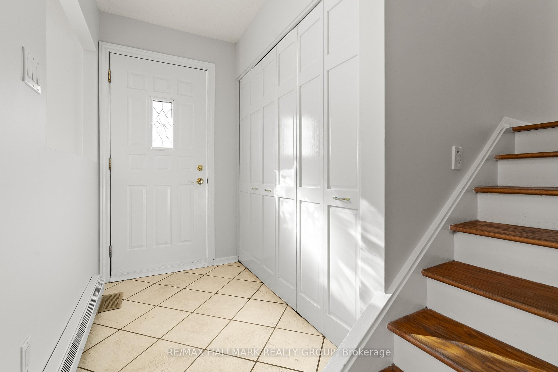 Photo 2 of 26 Ettrick Crescent, Ottawa, Barrhaven - Pheasant Run — HOMEH