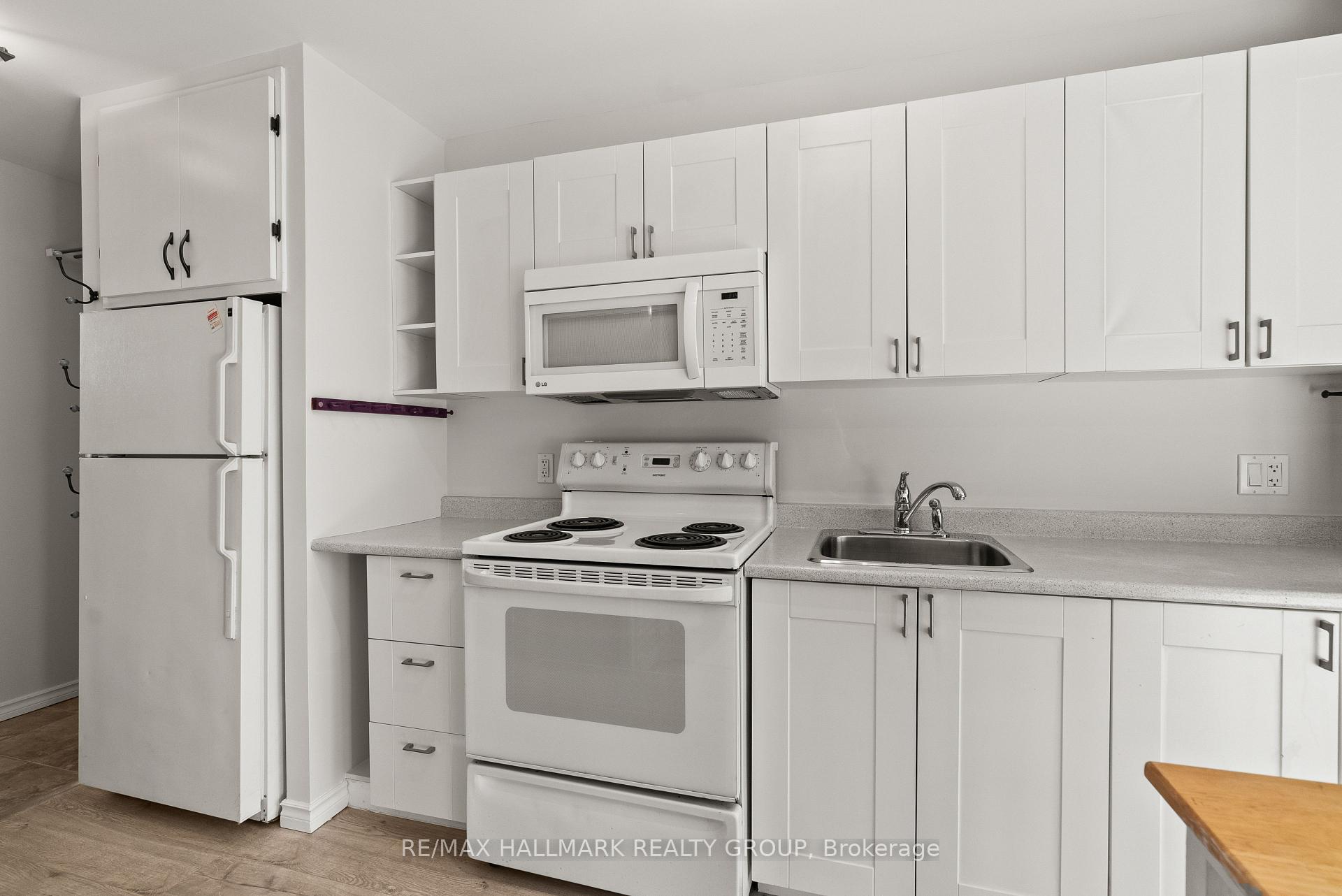 Photo 10 of 26 Ettrick Crescent, Ottawa, Barrhaven - Pheasant Run — HOMEH