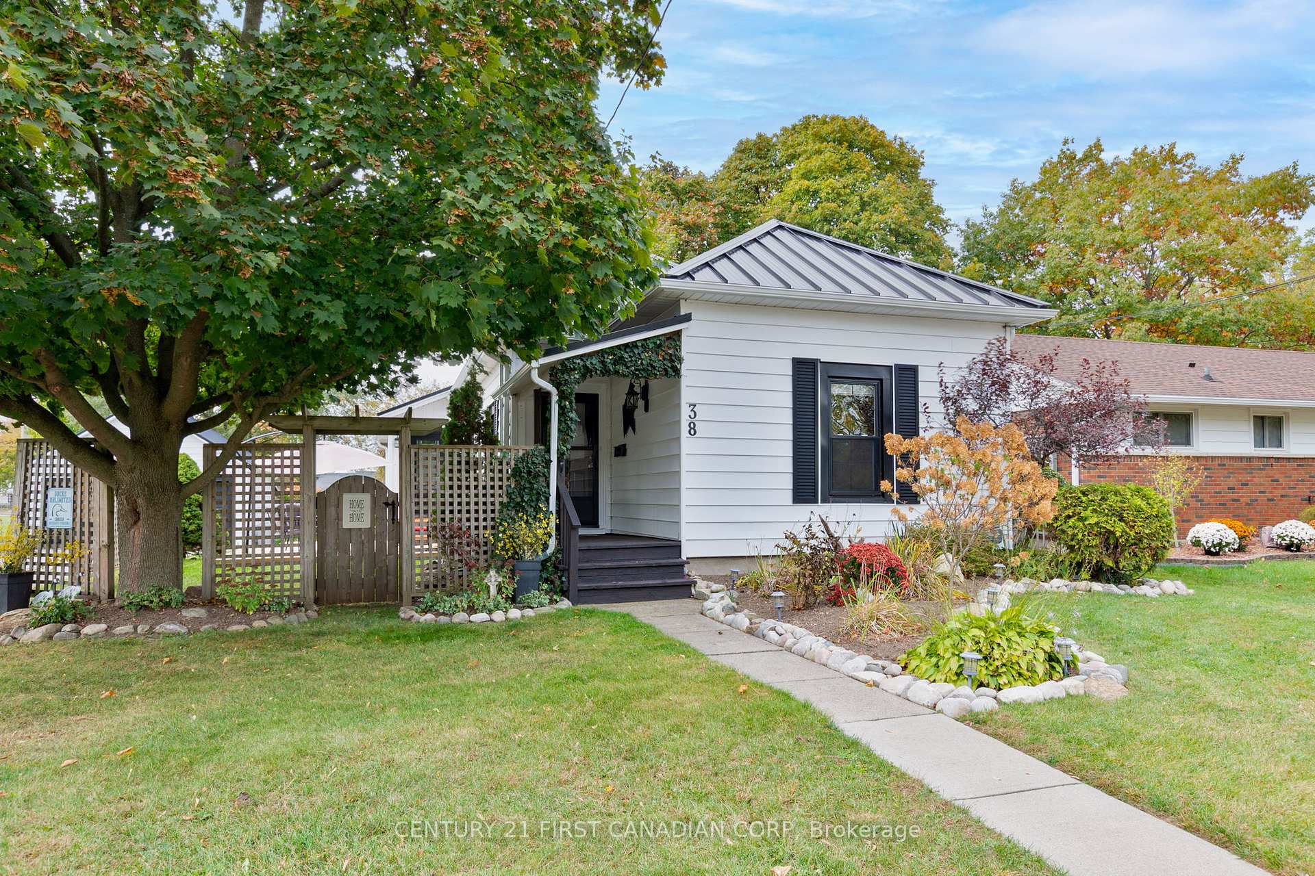 Photo 2 of 38 St. Andrew Street, Aylmer — HOMEH