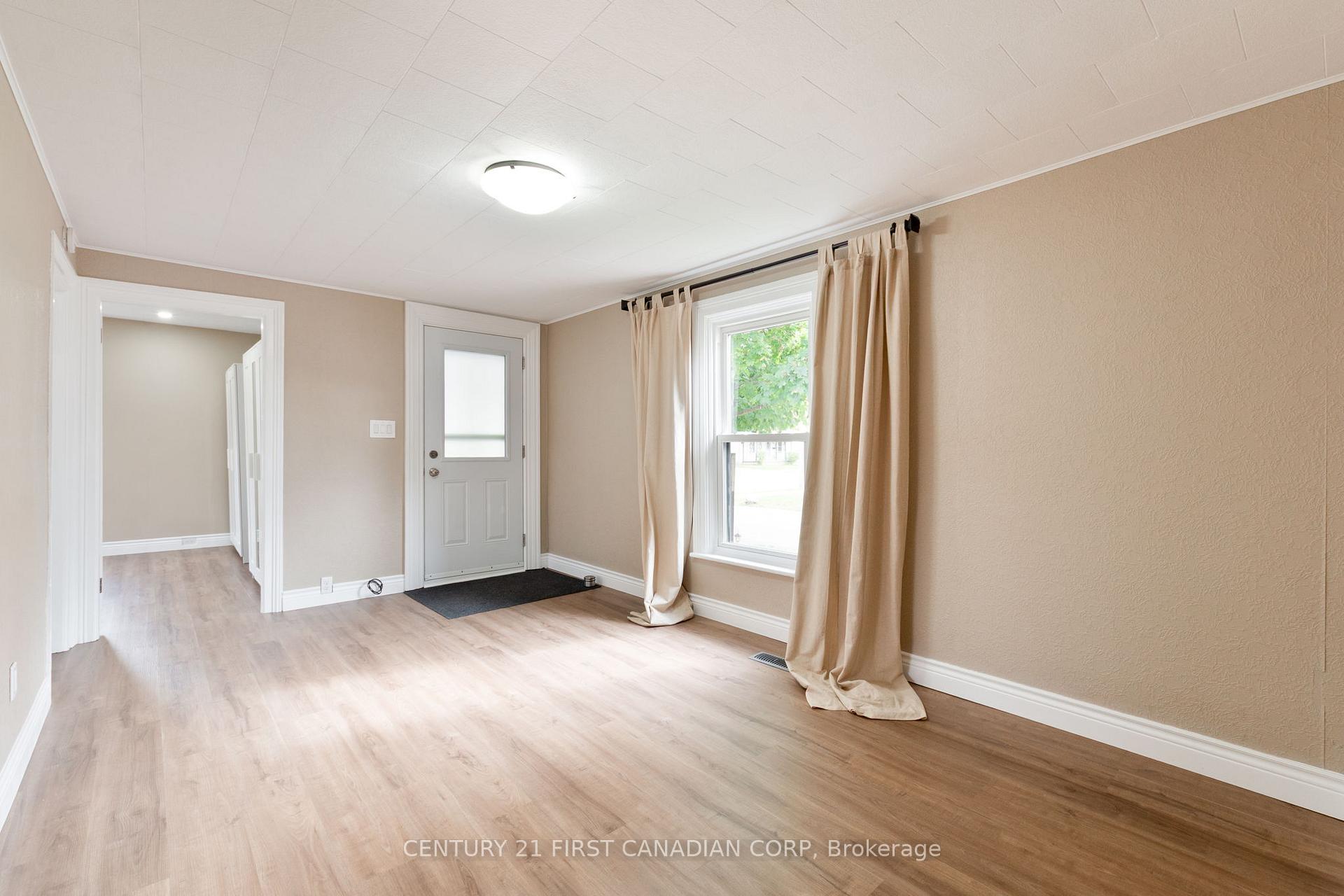 Photo 4 of 38 St. Andrew Street, Aylmer — HOMEH