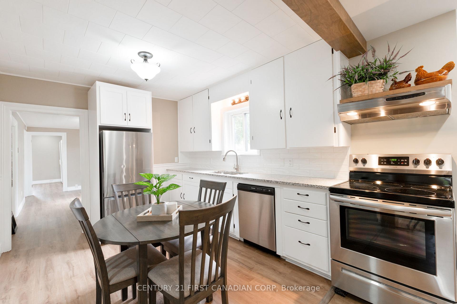 Photo 18 of 38 St. Andrew Street, Aylmer — HOMEH