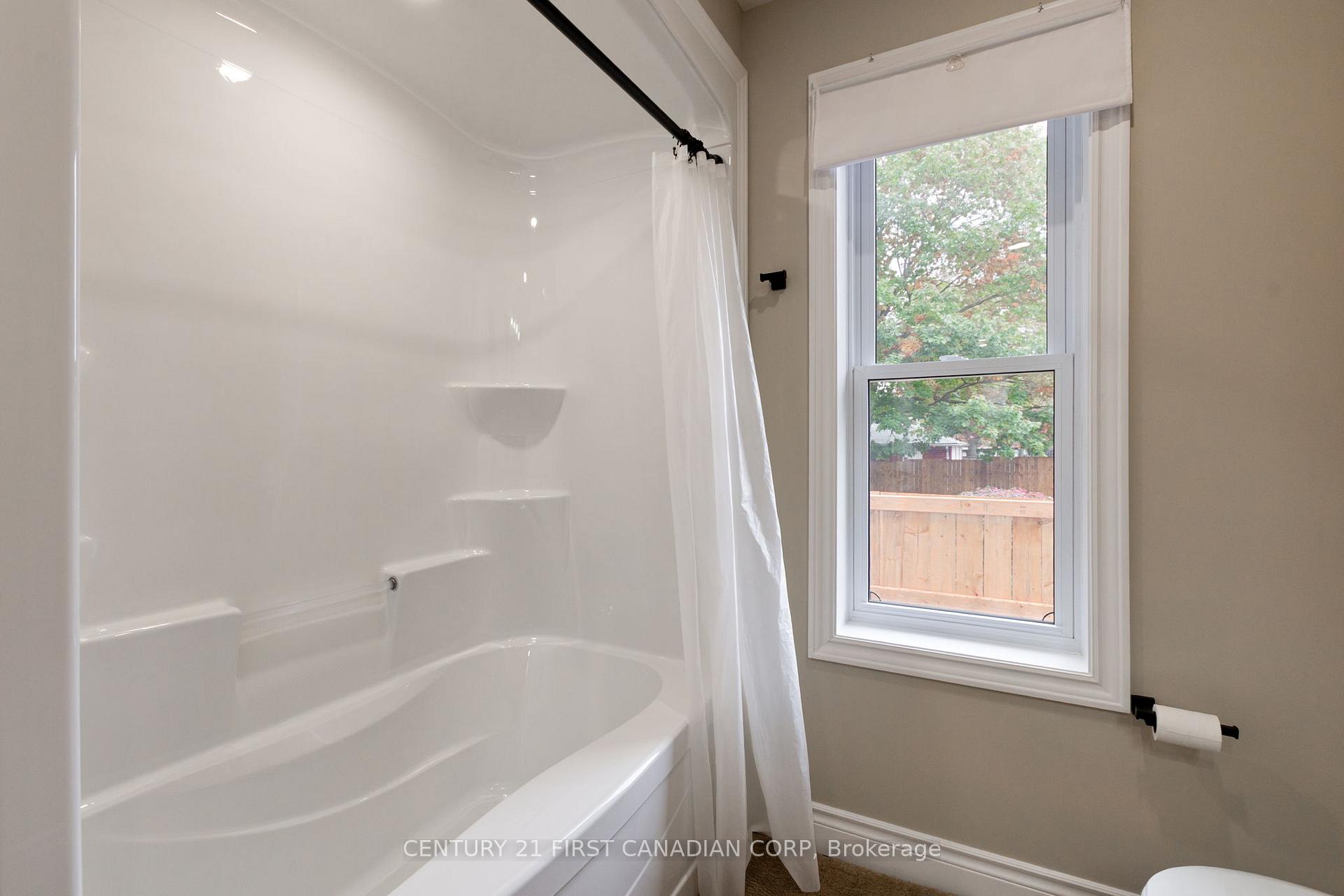 Photo 24 of 38 St. Andrew Street, Aylmer — HOMEH