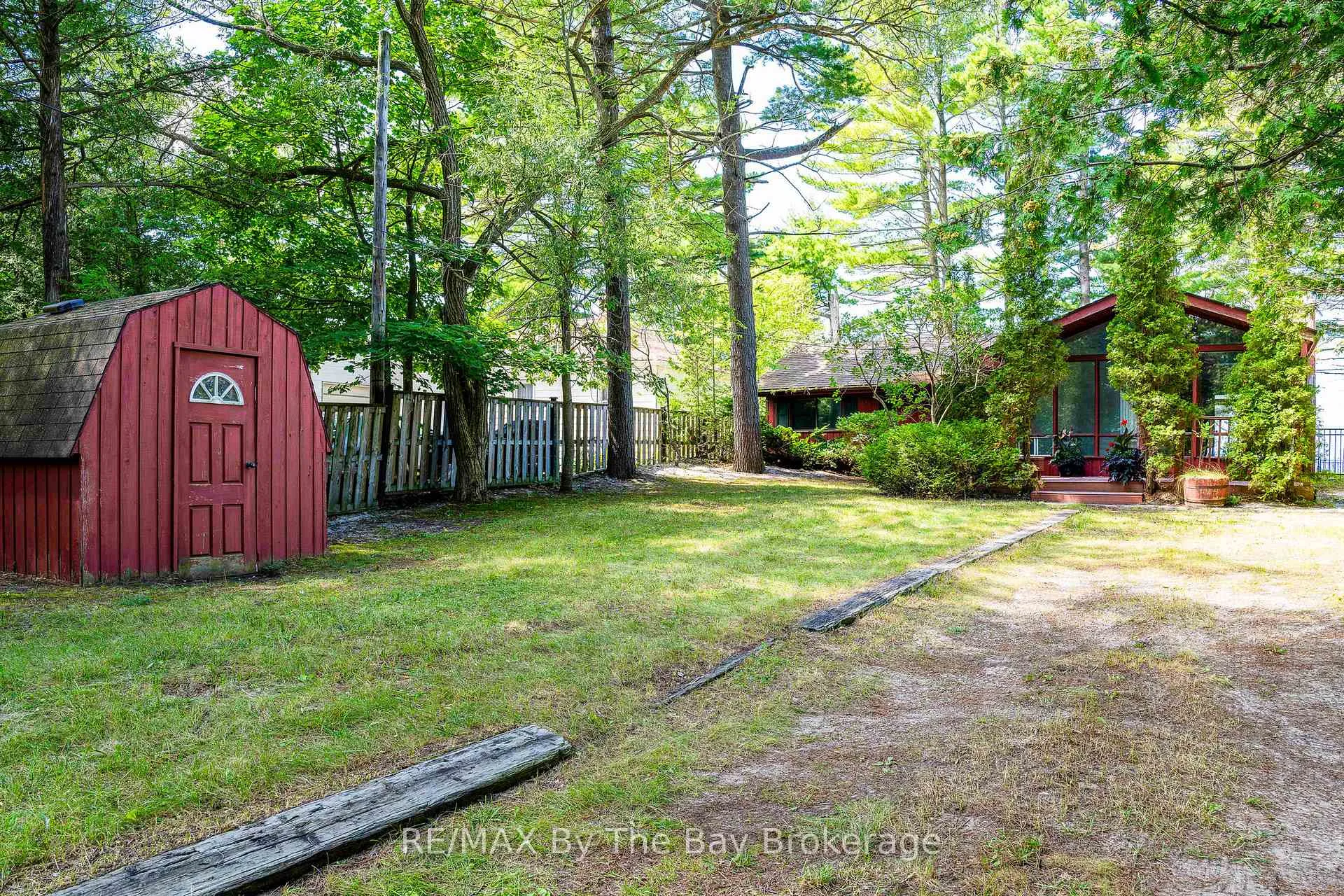 Photo 5 of 156 Santos Lane, Wasaga Beach — HOMEH