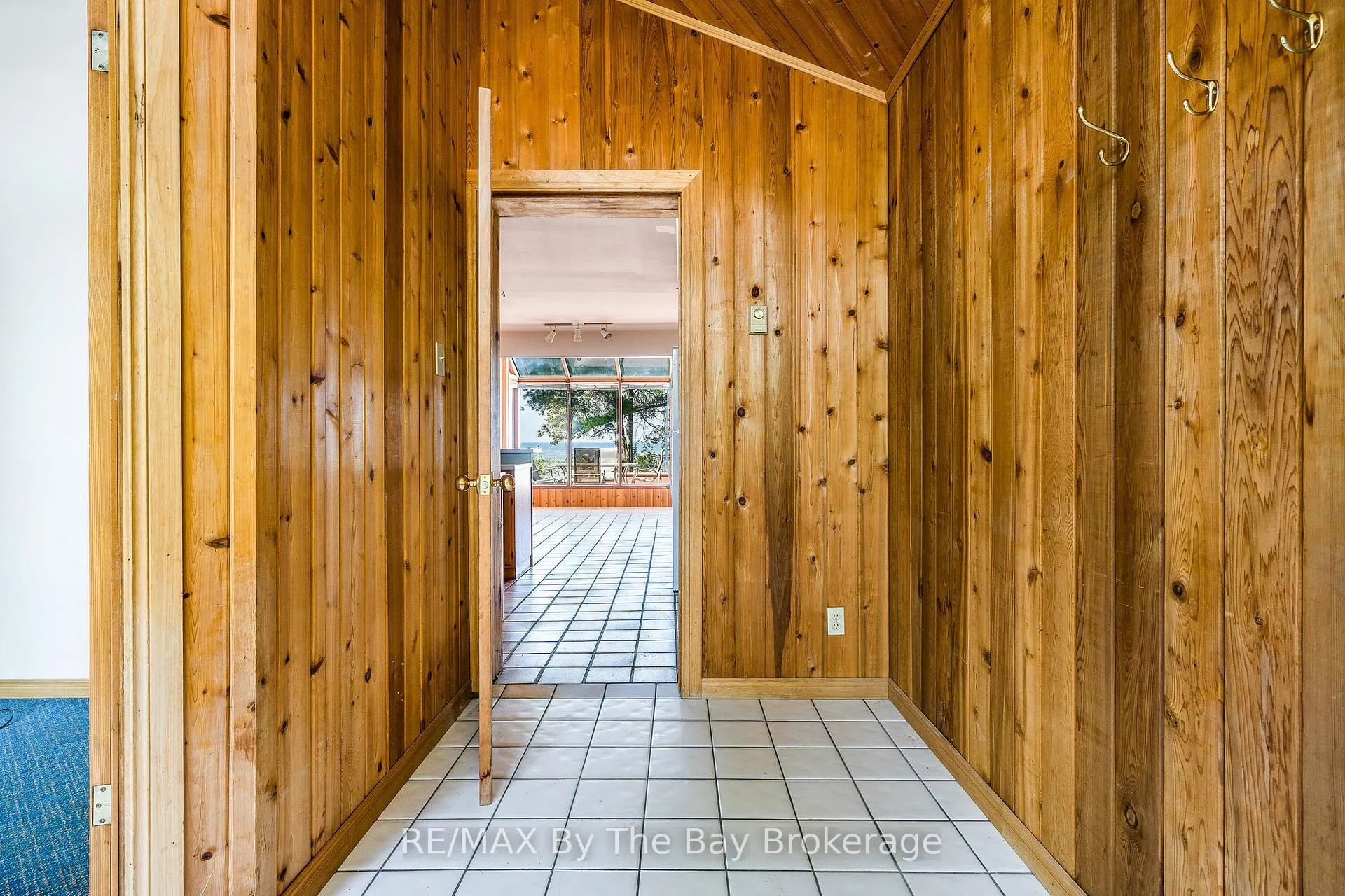 Photo 10 of 156 Santos Lane, Wasaga Beach — HOMEH
