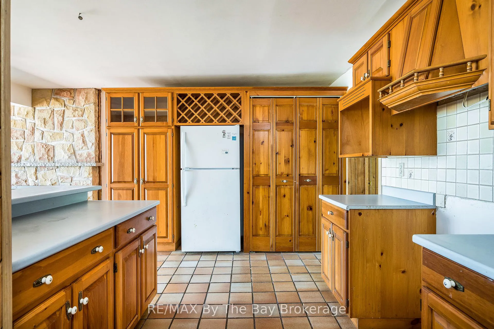 Photo 15 of 156 Santos Lane, Wasaga Beach — HOMEH