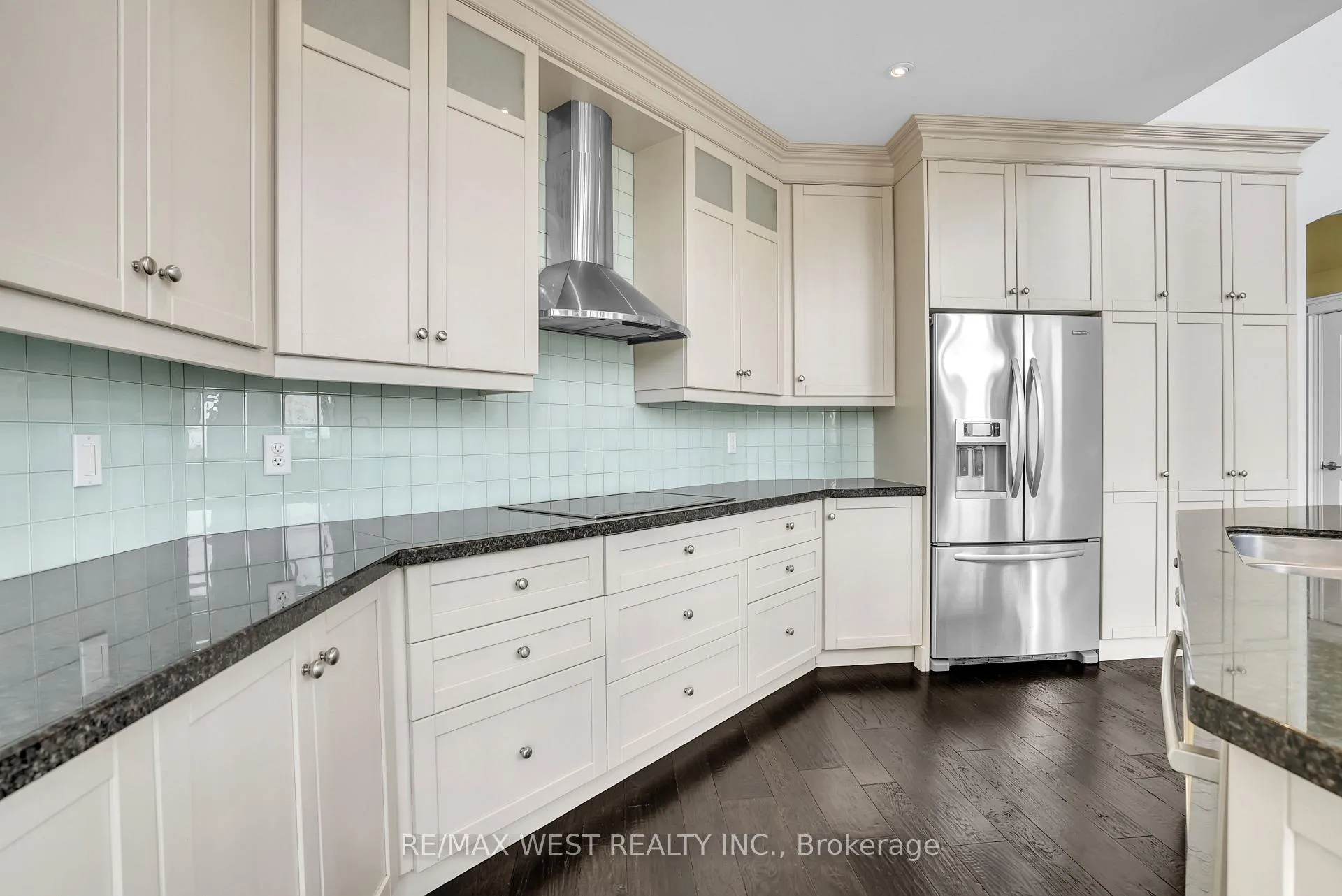 Photo 5 of 77 Waterview Road, Wasaga Beach — HOMEH