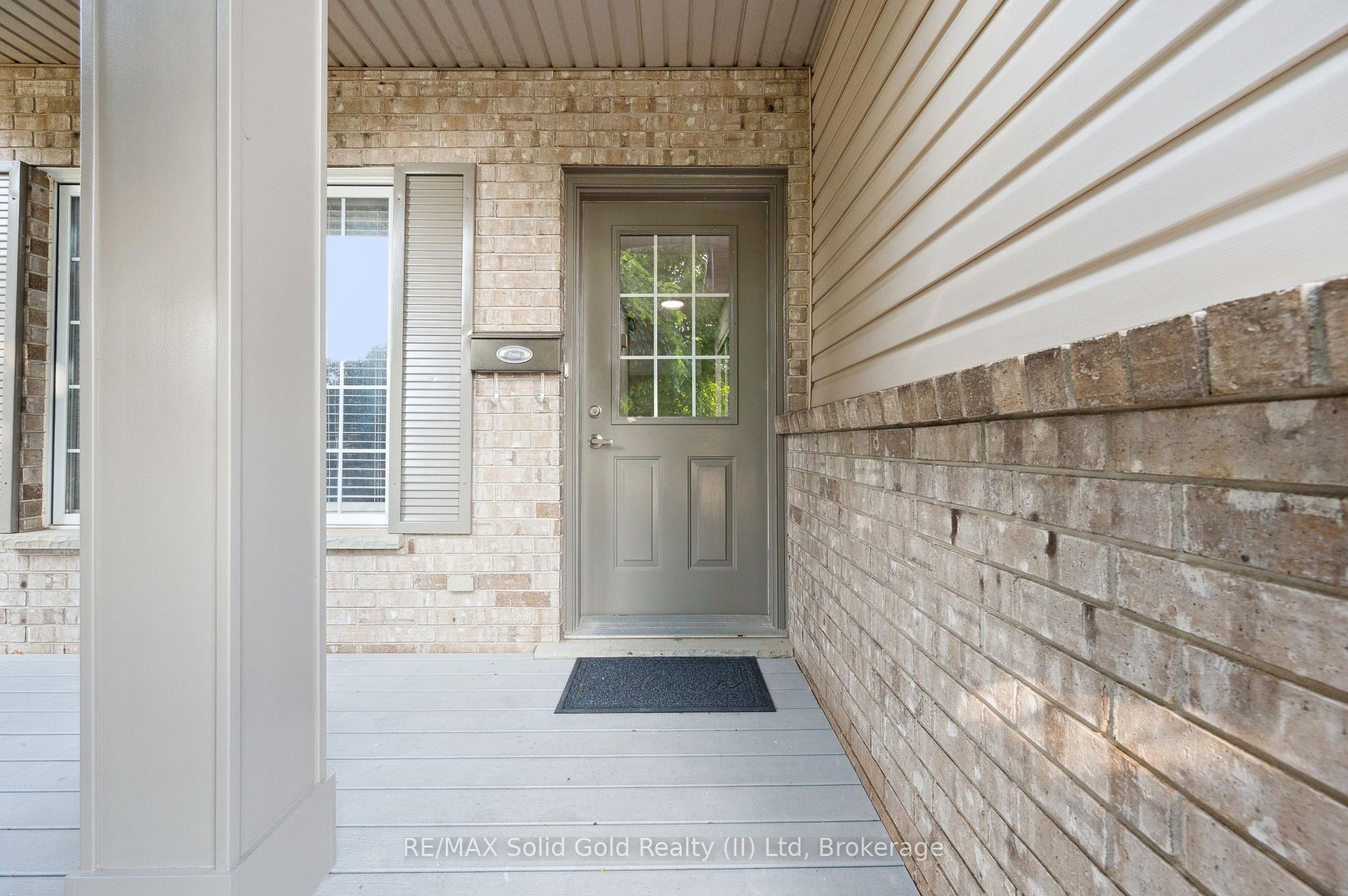 Photo 3 of 497 Brentcliffe Drive, Waterloo — HOMEH