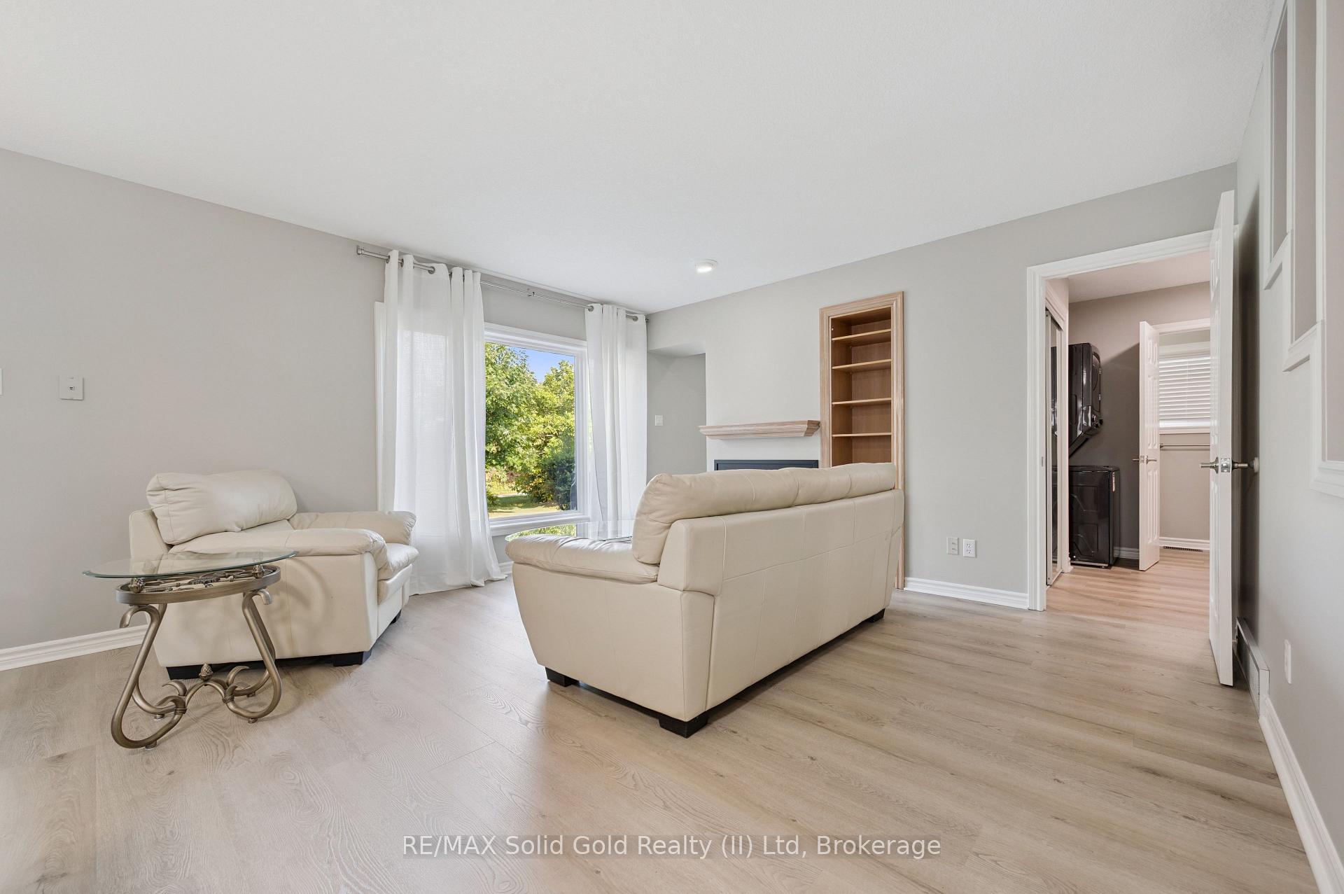 Photo 7 of 497 Brentcliffe Drive, Waterloo — HOMEH