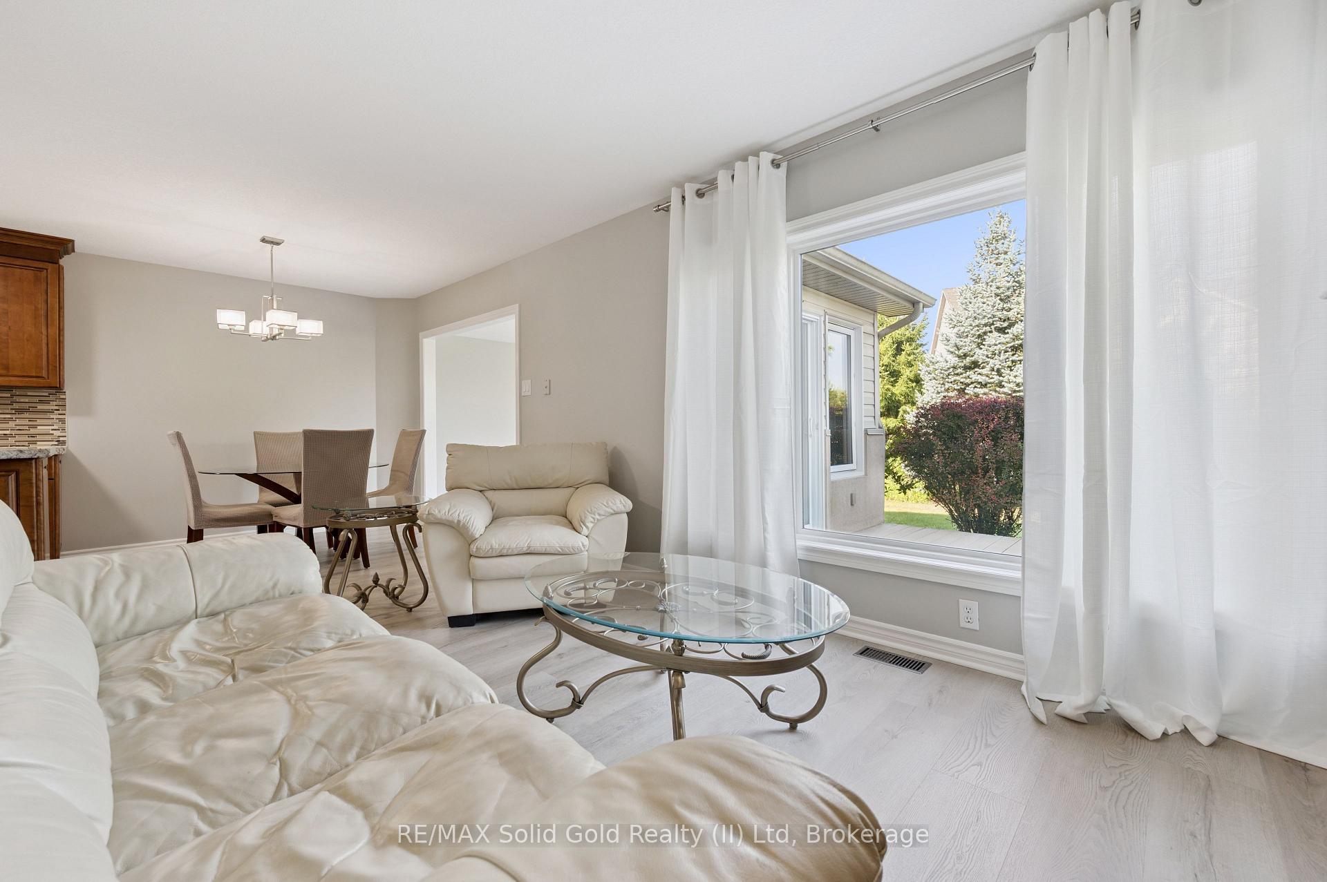 Photo 8 of 497 Brentcliffe Drive, Waterloo — HOMEH