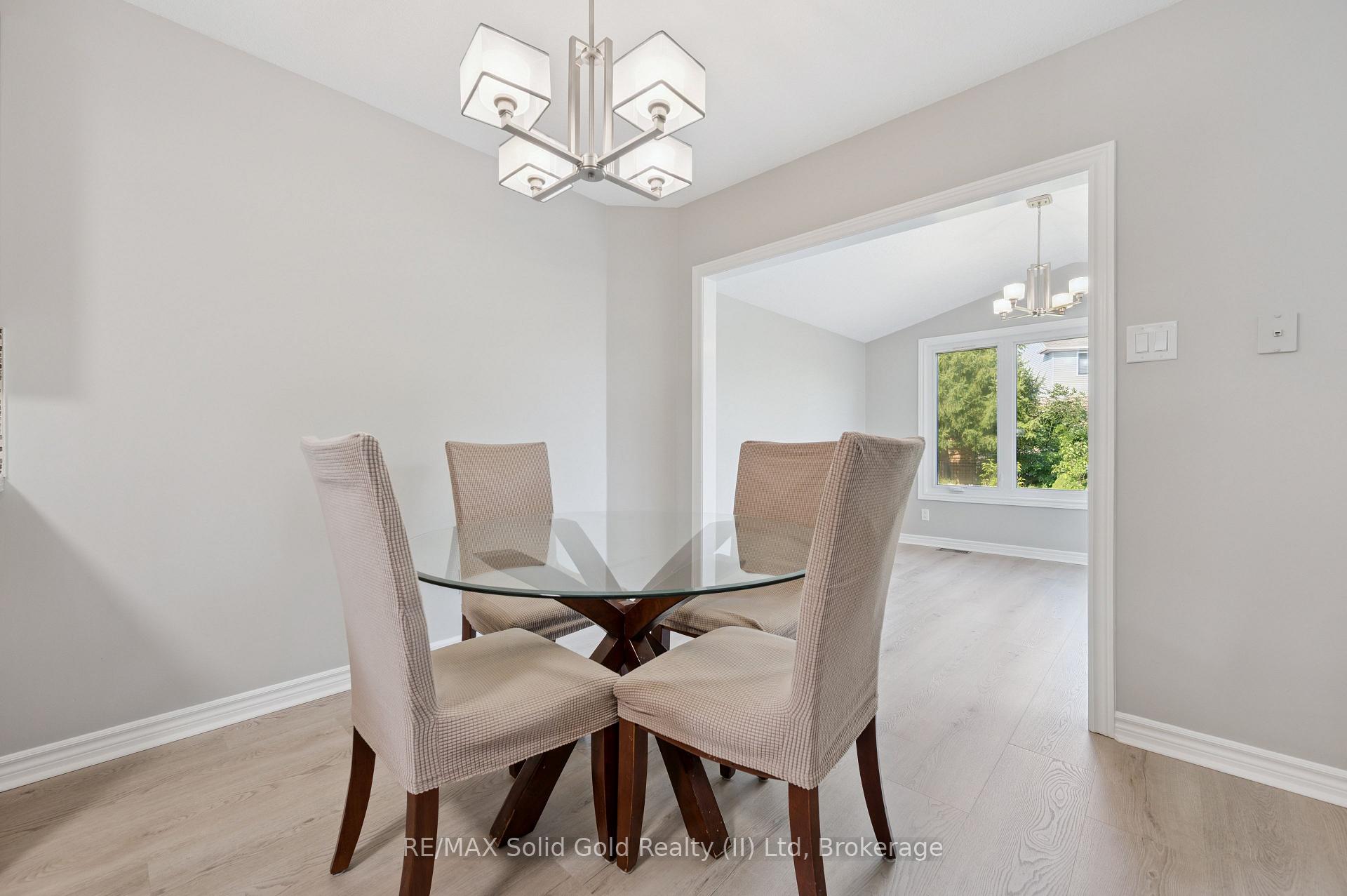 Photo 10 of 497 Brentcliffe Drive, Waterloo — HOMEH