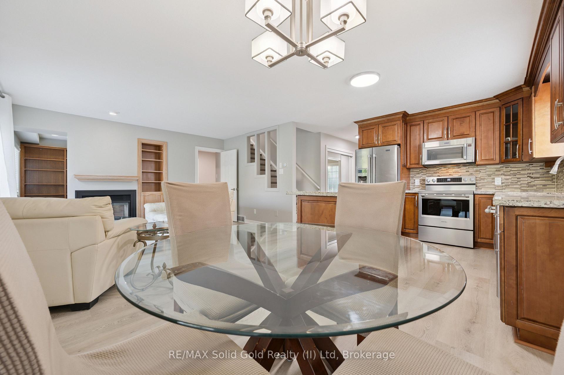 Photo 11 of 497 Brentcliffe Drive, Waterloo — HOMEH
