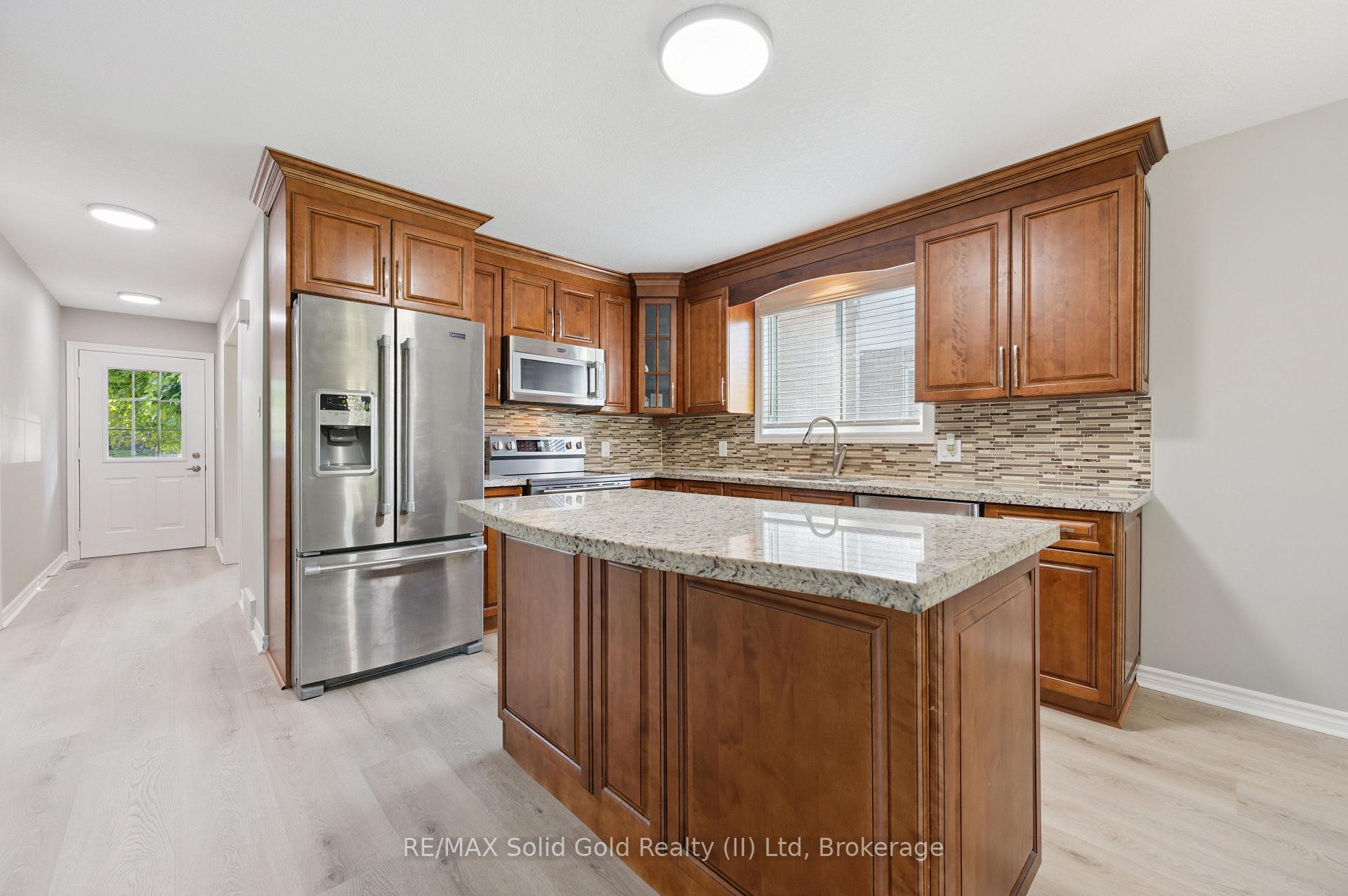 Photo 12 of 497 Brentcliffe Drive, Waterloo — HOMEH