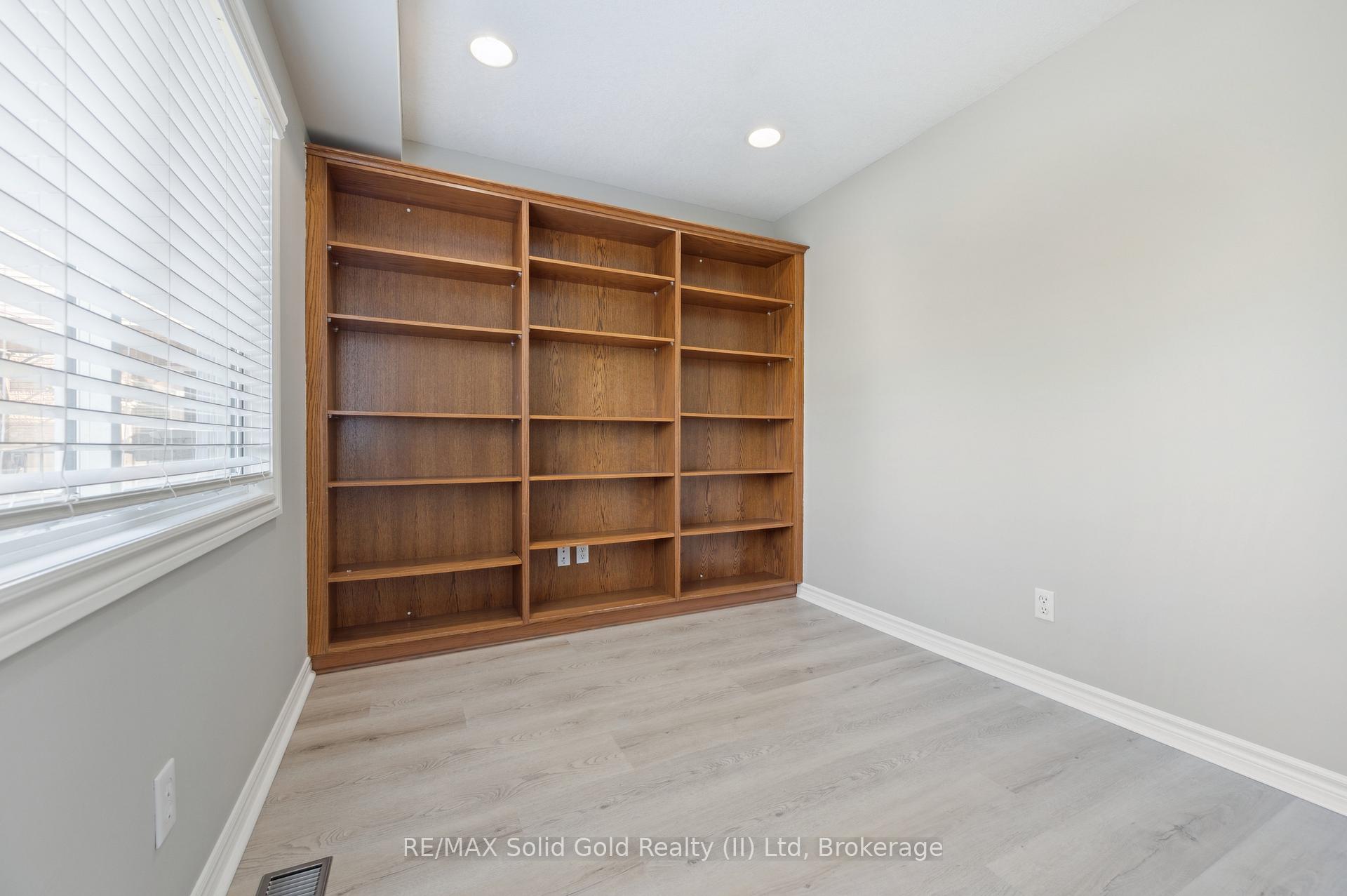 Photo 18 of 497 Brentcliffe Drive, Waterloo — HOMEH
