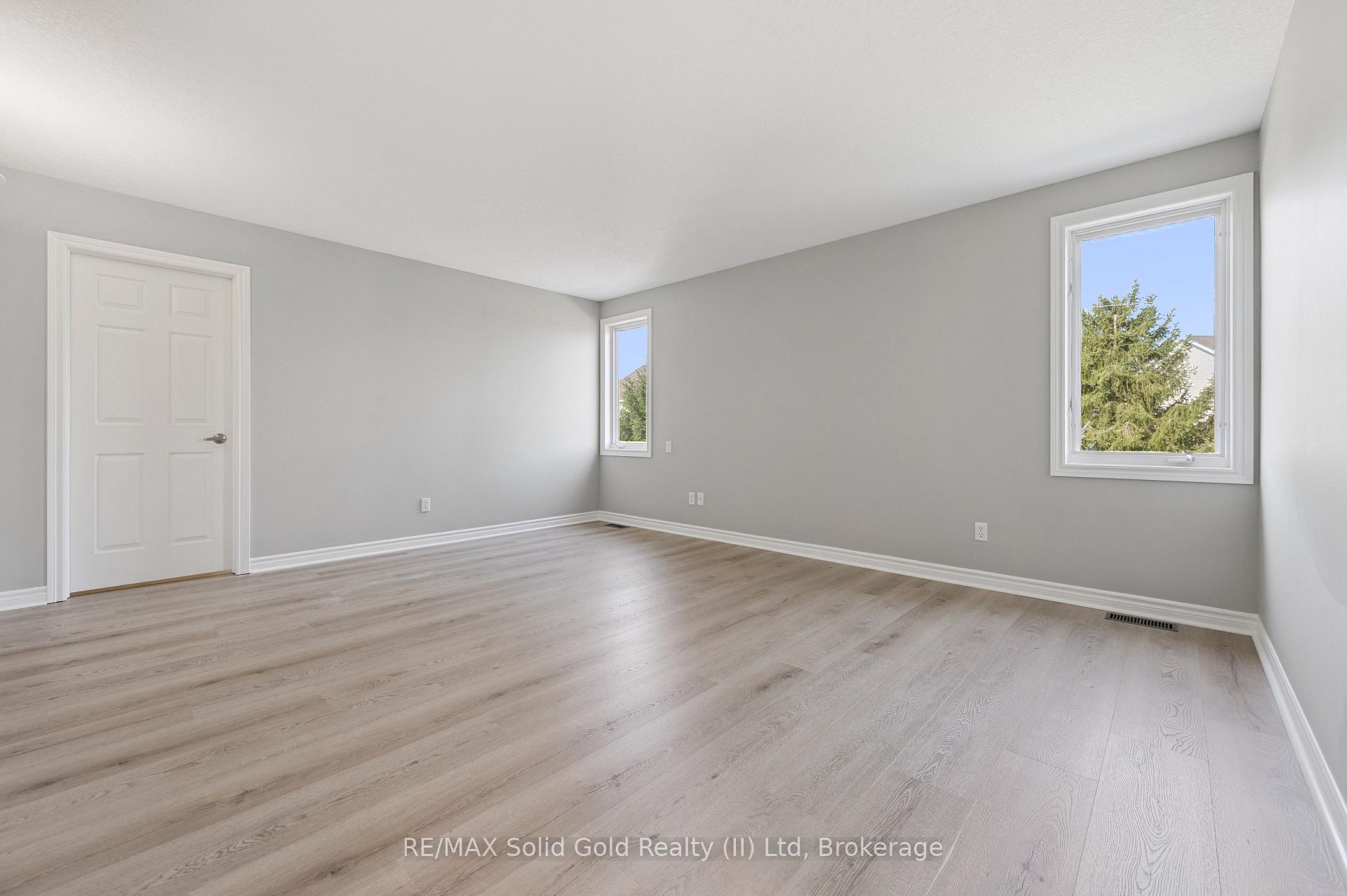 Photo 28 of 497 Brentcliffe Drive, Waterloo — HOMEH
