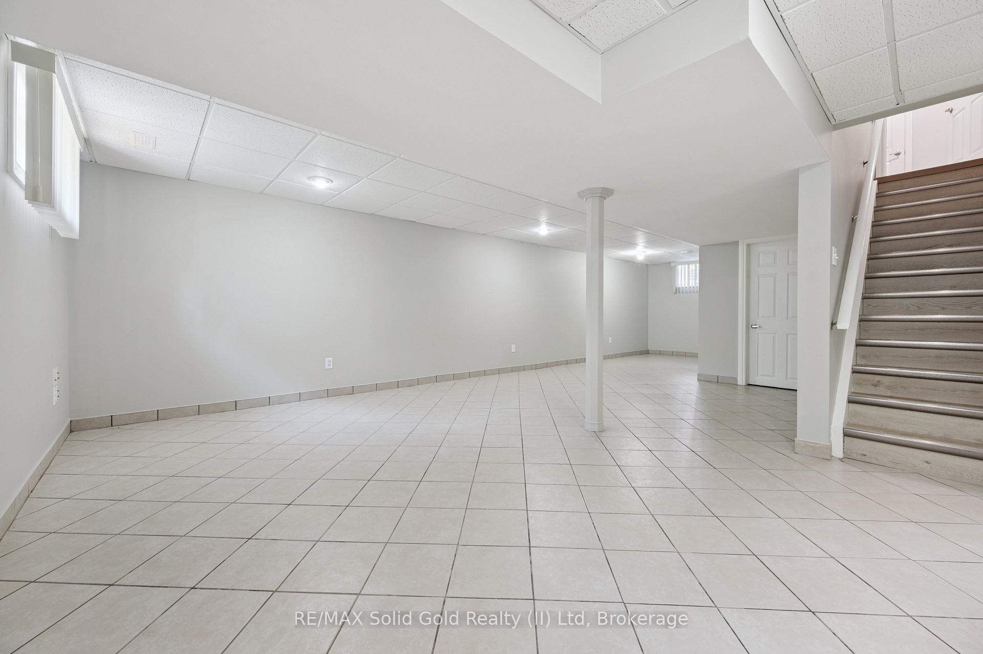 Photo 32 of 497 Brentcliffe Drive, Waterloo — HOMEH