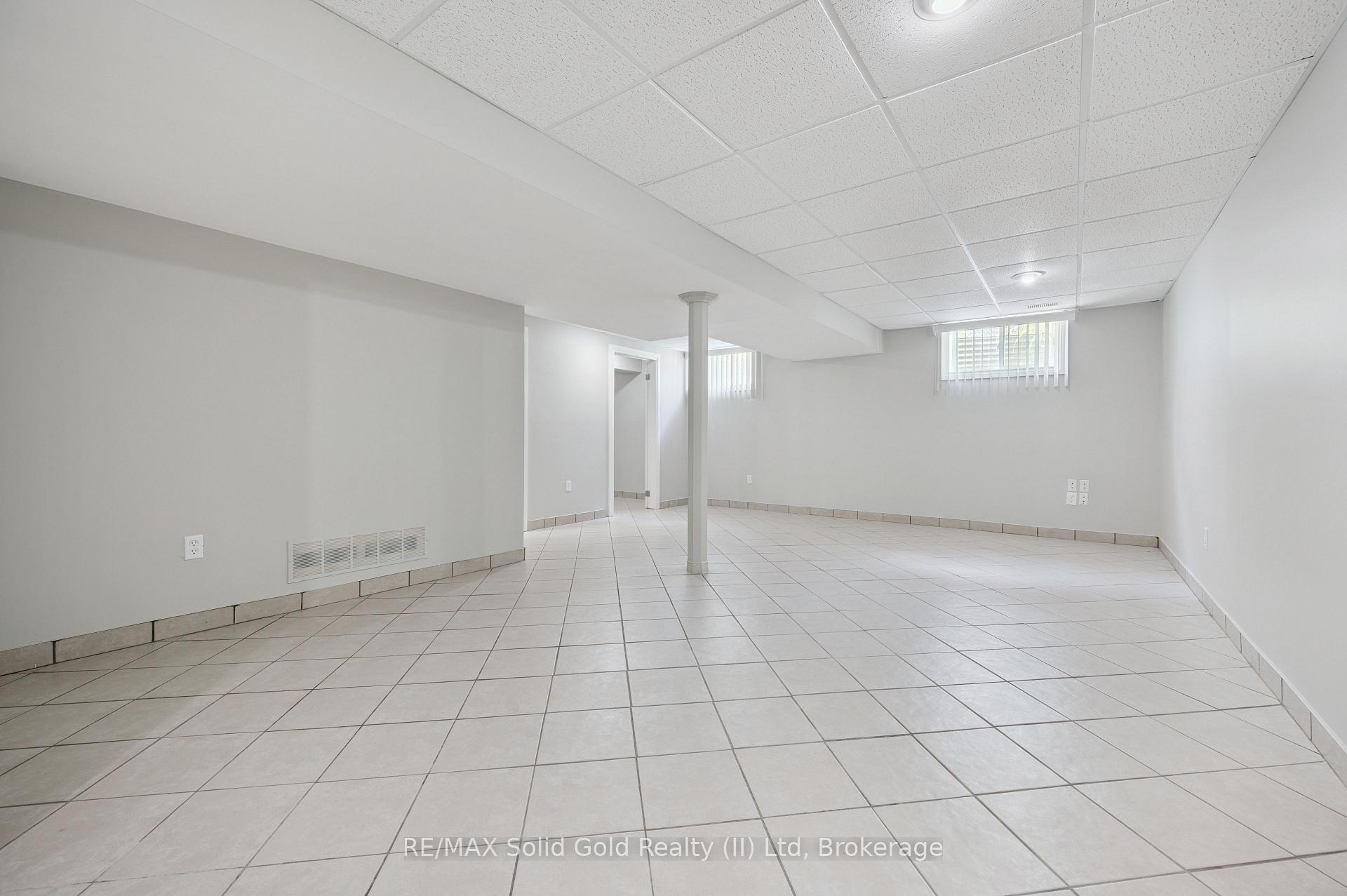 Photo 34 of 497 Brentcliffe Drive, Waterloo — HOMEH