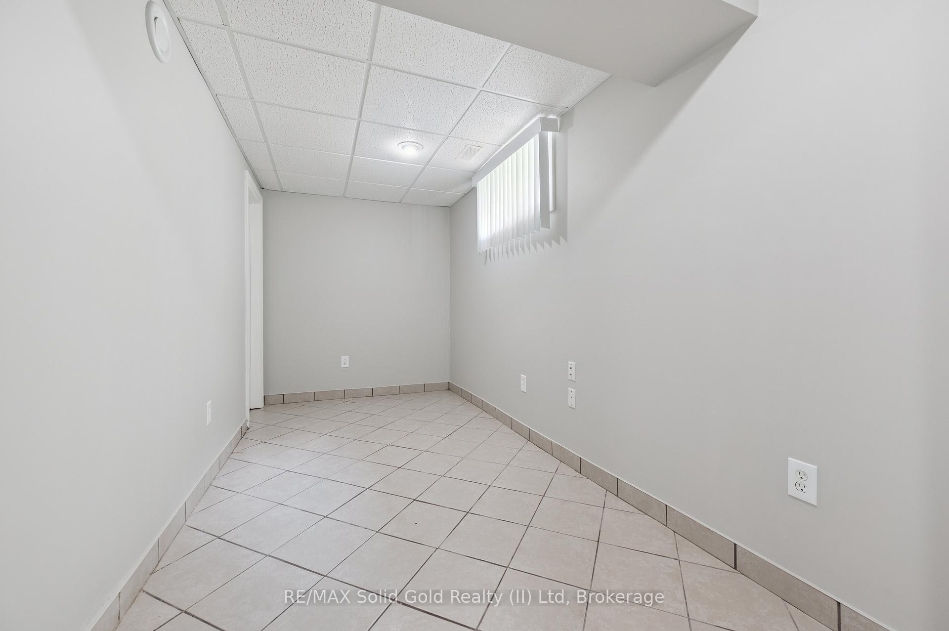 Photo 35 of 497 Brentcliffe Drive, Waterloo — HOMEH