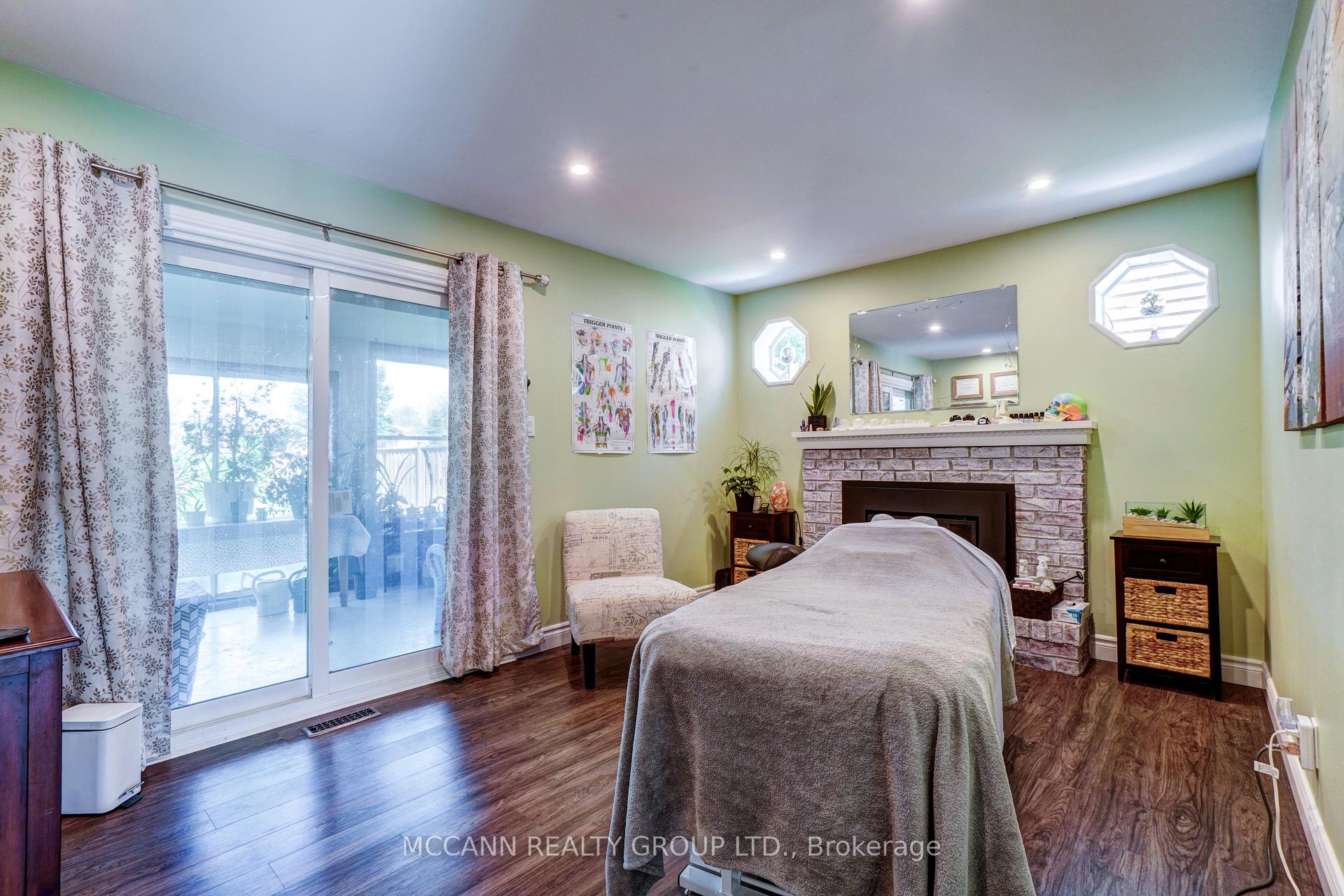 Photo 19 of 29 Third Avenue N, Uxbridge — HOMEH