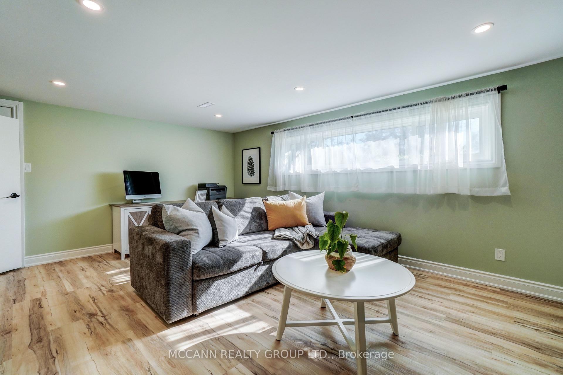 Photo 24 of 29 Third Avenue N, Uxbridge — HOMEH