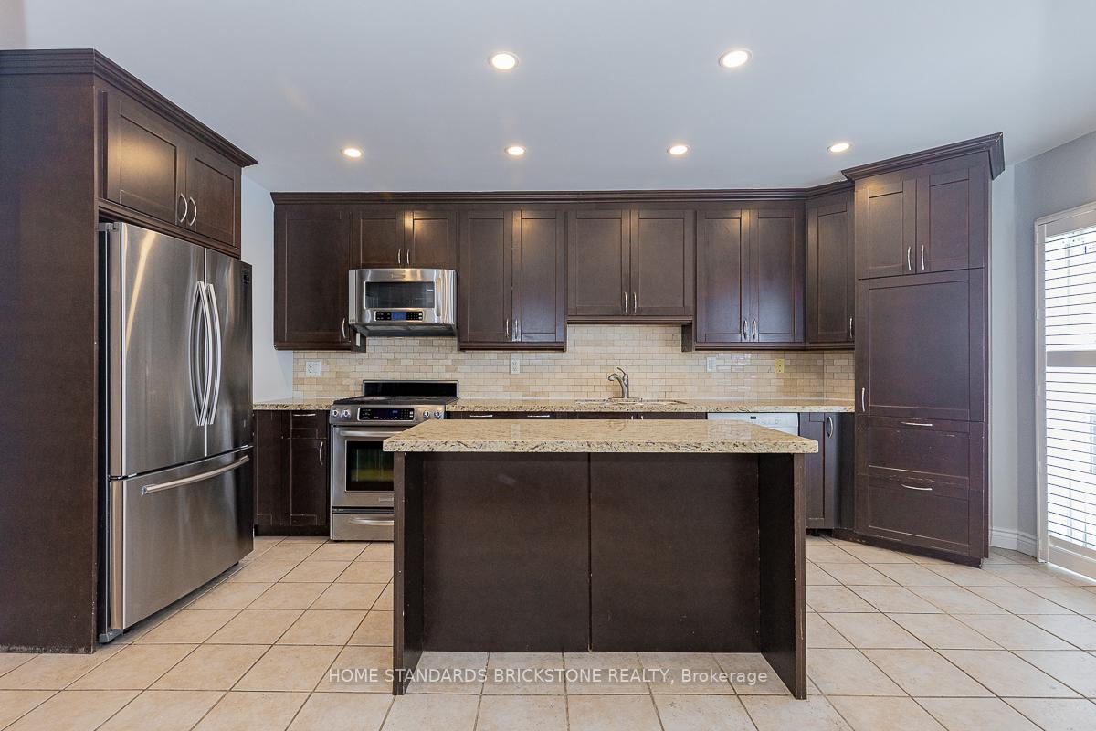 Photo 15 of 72 Sylwood Crescent, Vaughan, Maple — HOMEH