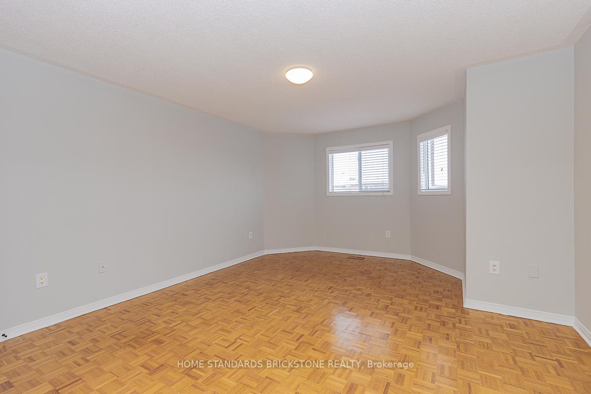 Photo 26 of 72 Sylwood Crescent, Vaughan, Maple — HOMEH