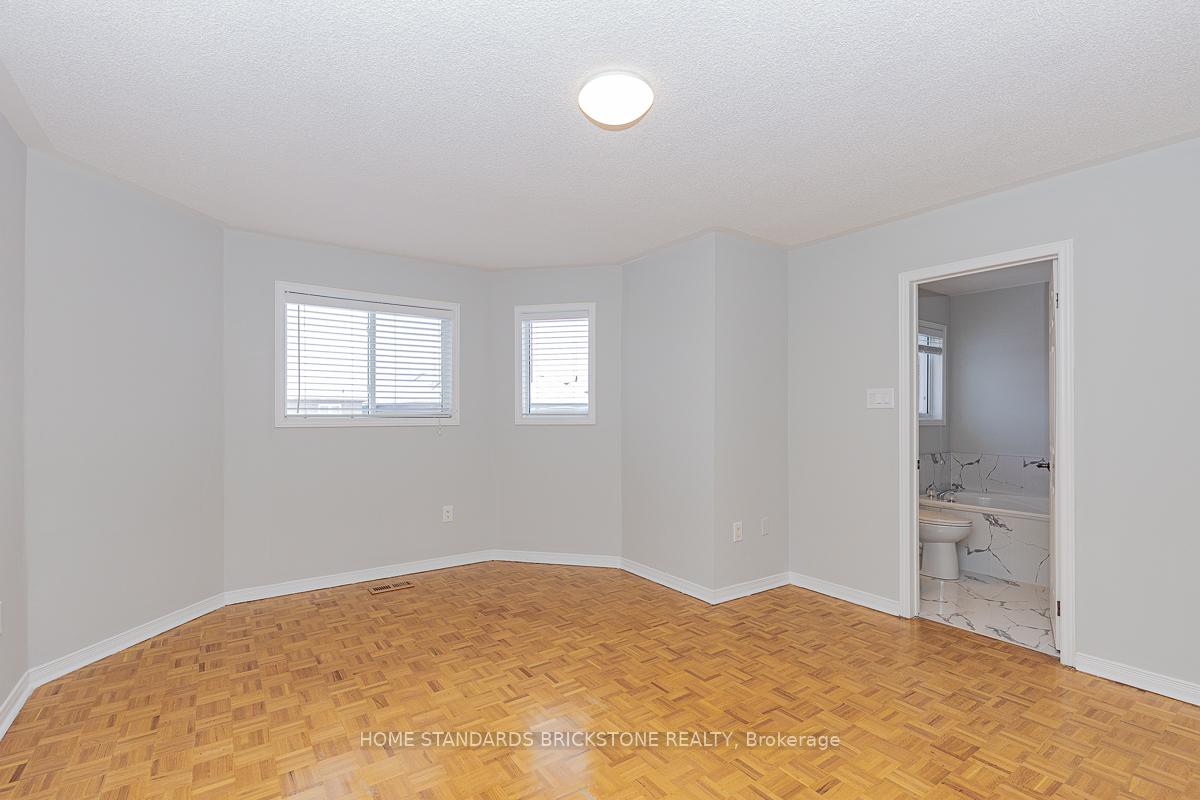 Photo 27 of 72 Sylwood Crescent, Vaughan, Maple — HOMEH