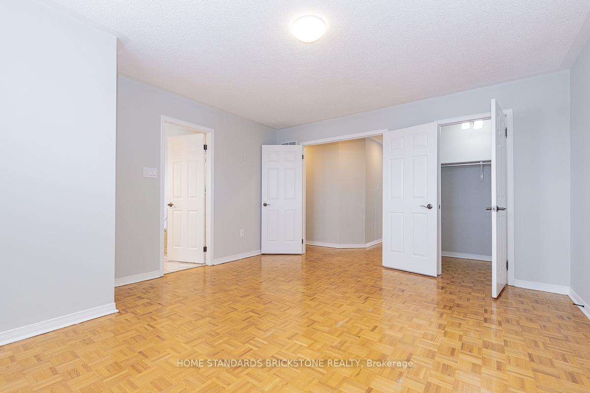 Photo 28 of 72 Sylwood Crescent, Vaughan, Maple — HOMEH