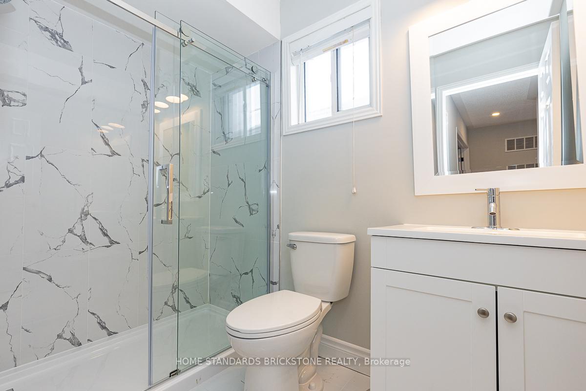 Photo 35 of 72 Sylwood Crescent, Vaughan, Maple — HOMEH
