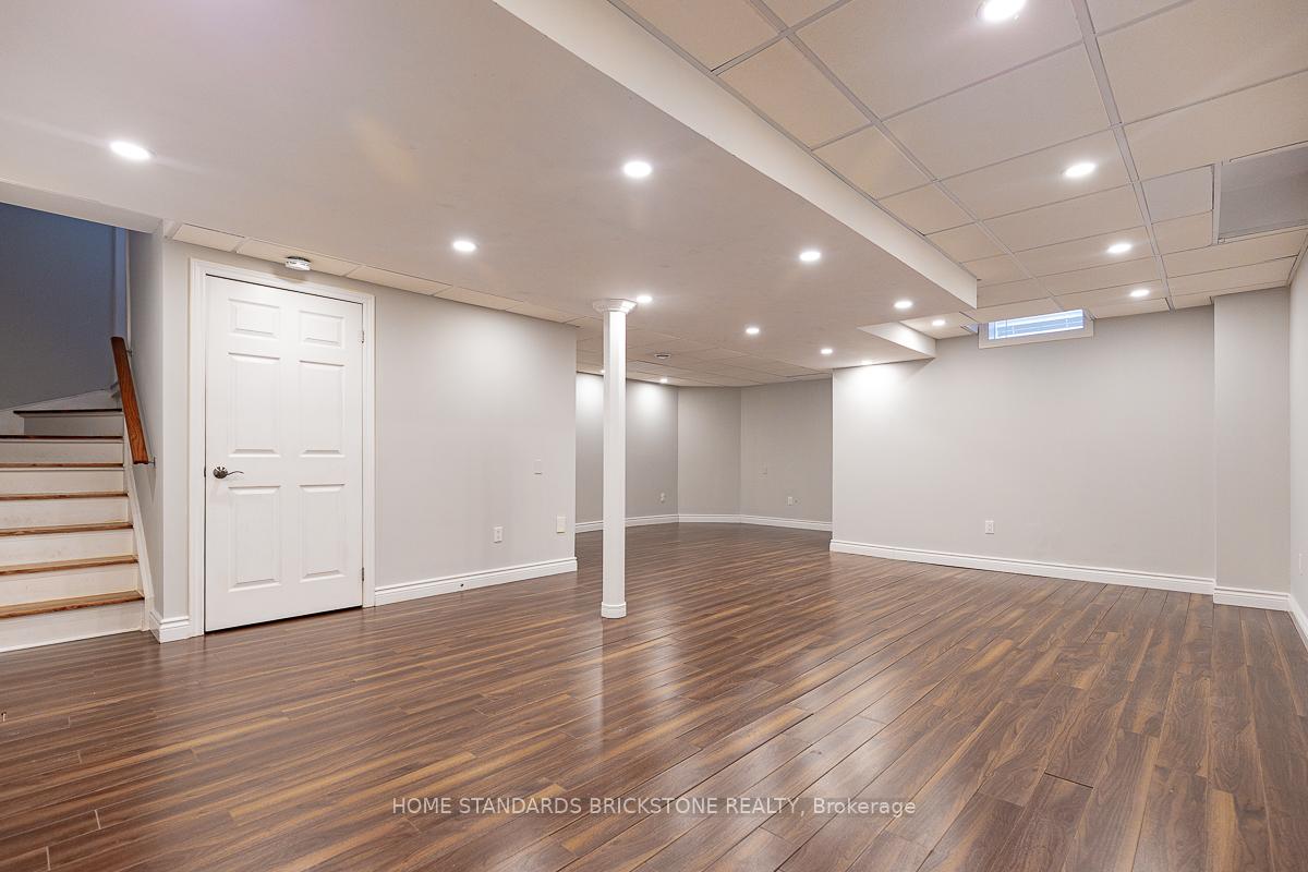 Photo 38 of 72 Sylwood Crescent, Vaughan, Maple — HOMEH