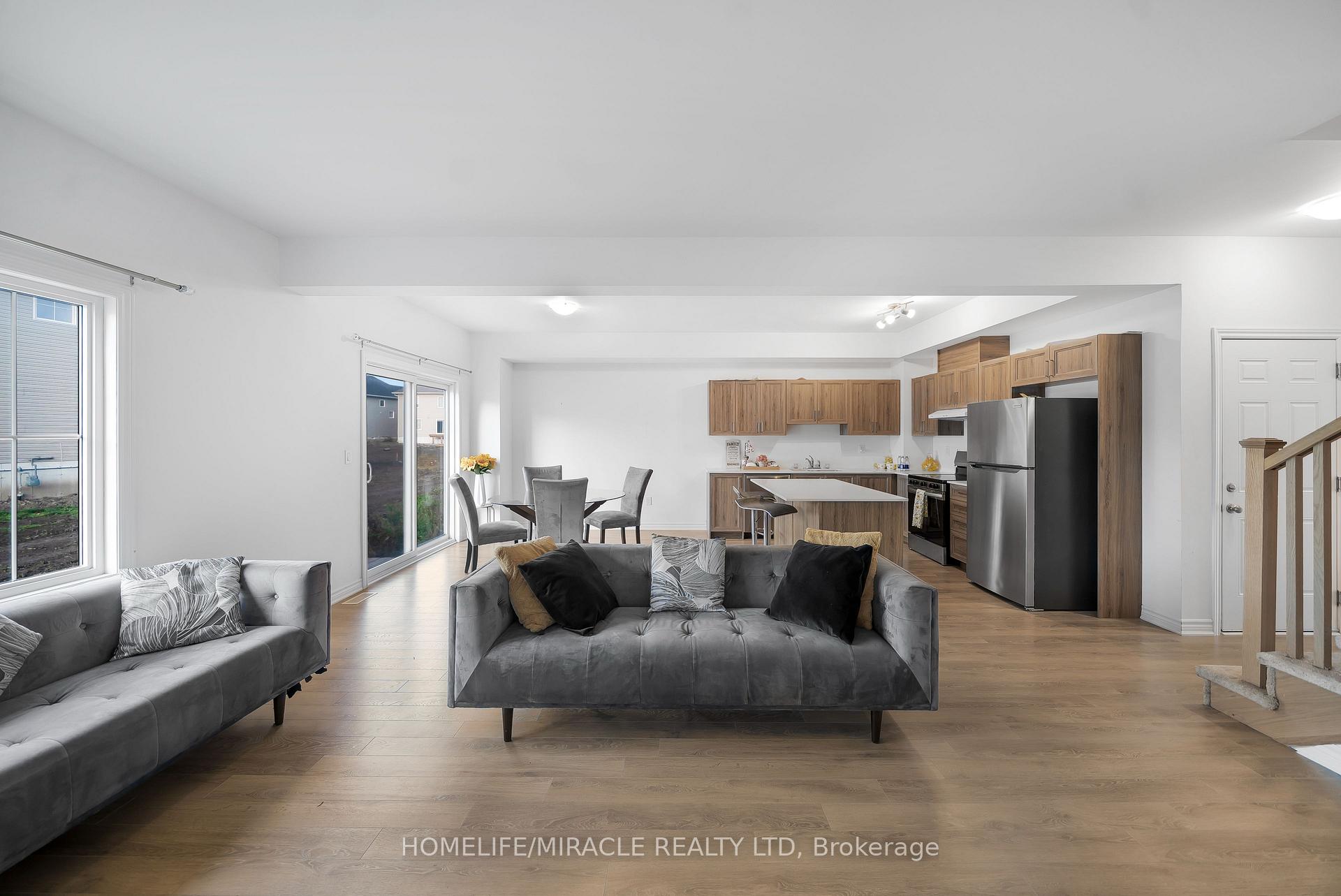 Photo 10 of 23 Lincoln Drive, Belleville, Belleville Ward — HOMEH