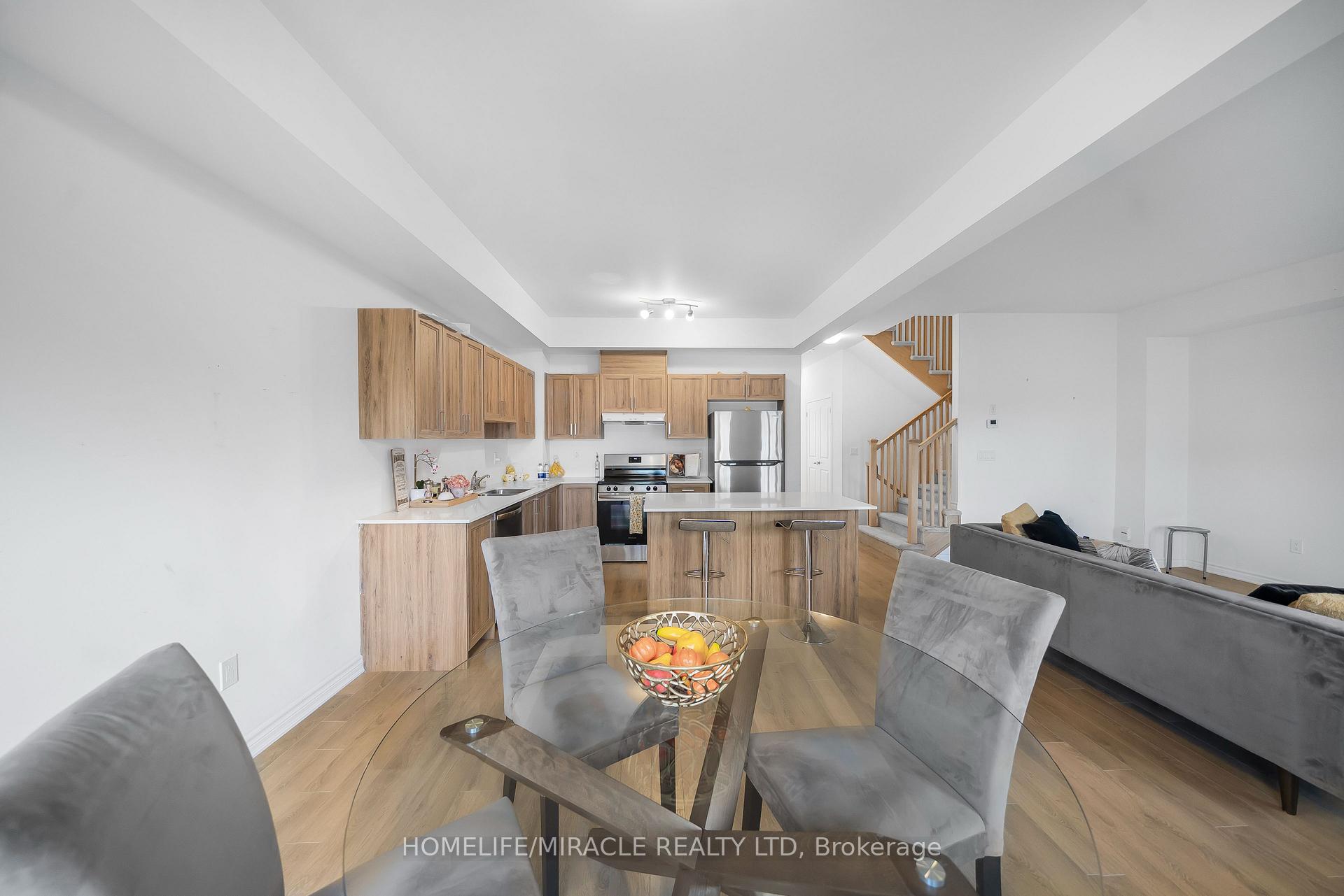 Photo 11 of 23 Lincoln Drive, Belleville, Belleville Ward — HOMEH