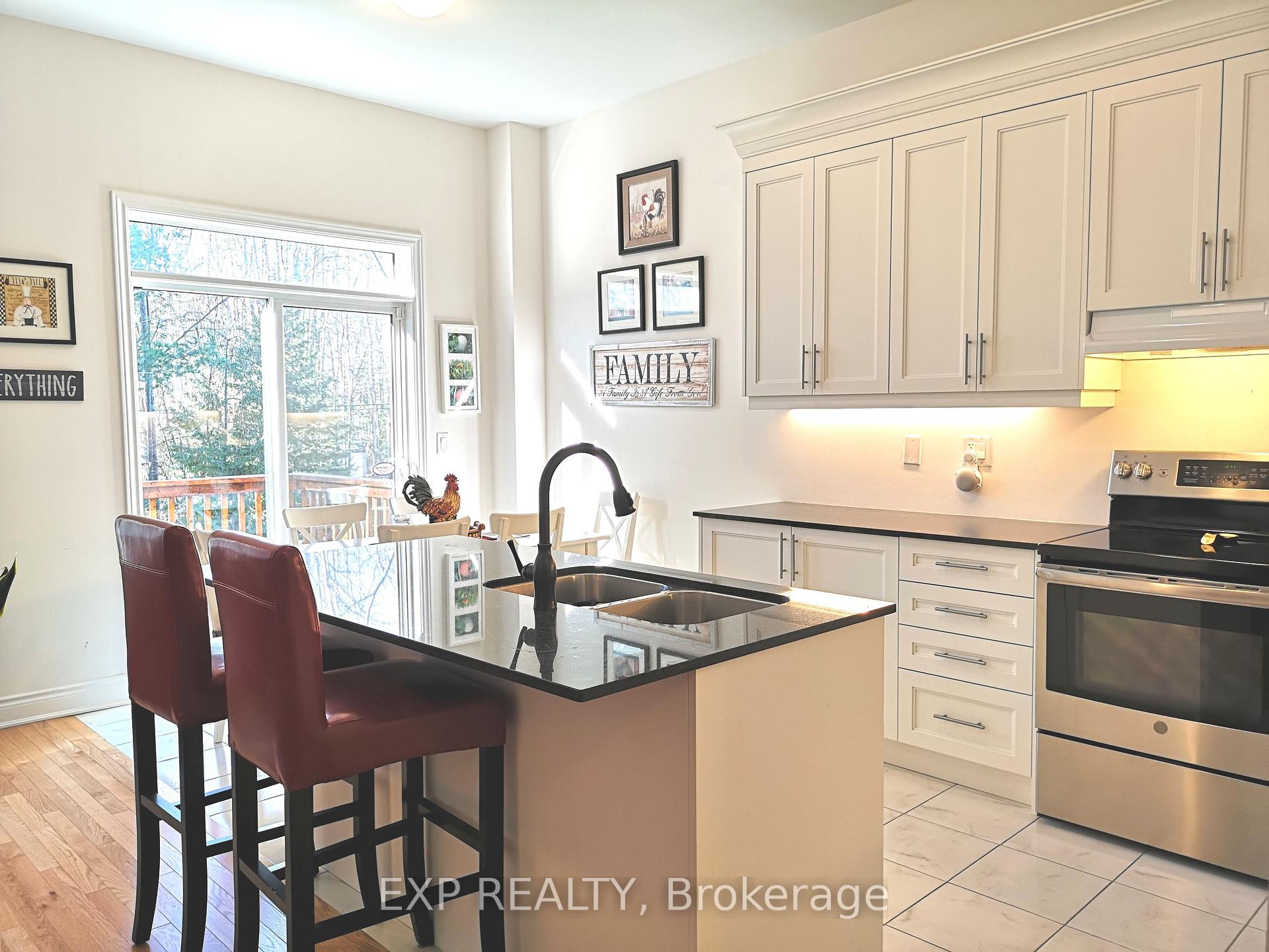 Photo 4 of 22 Farwell Avenue, Wasaga Beach — HOMEH
